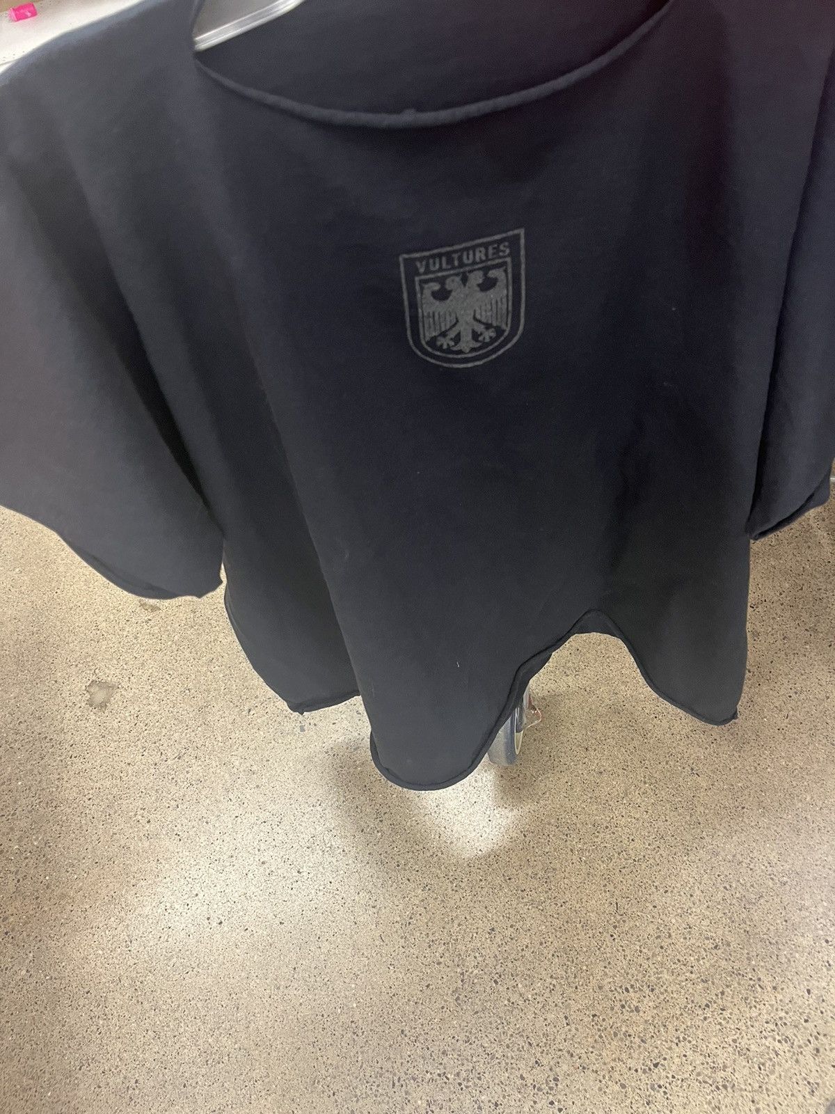 Yeezy VULTURES BLACK BOXY SHIRT Size US L / EU 52-54 / 3 - 1 Thumbnail
