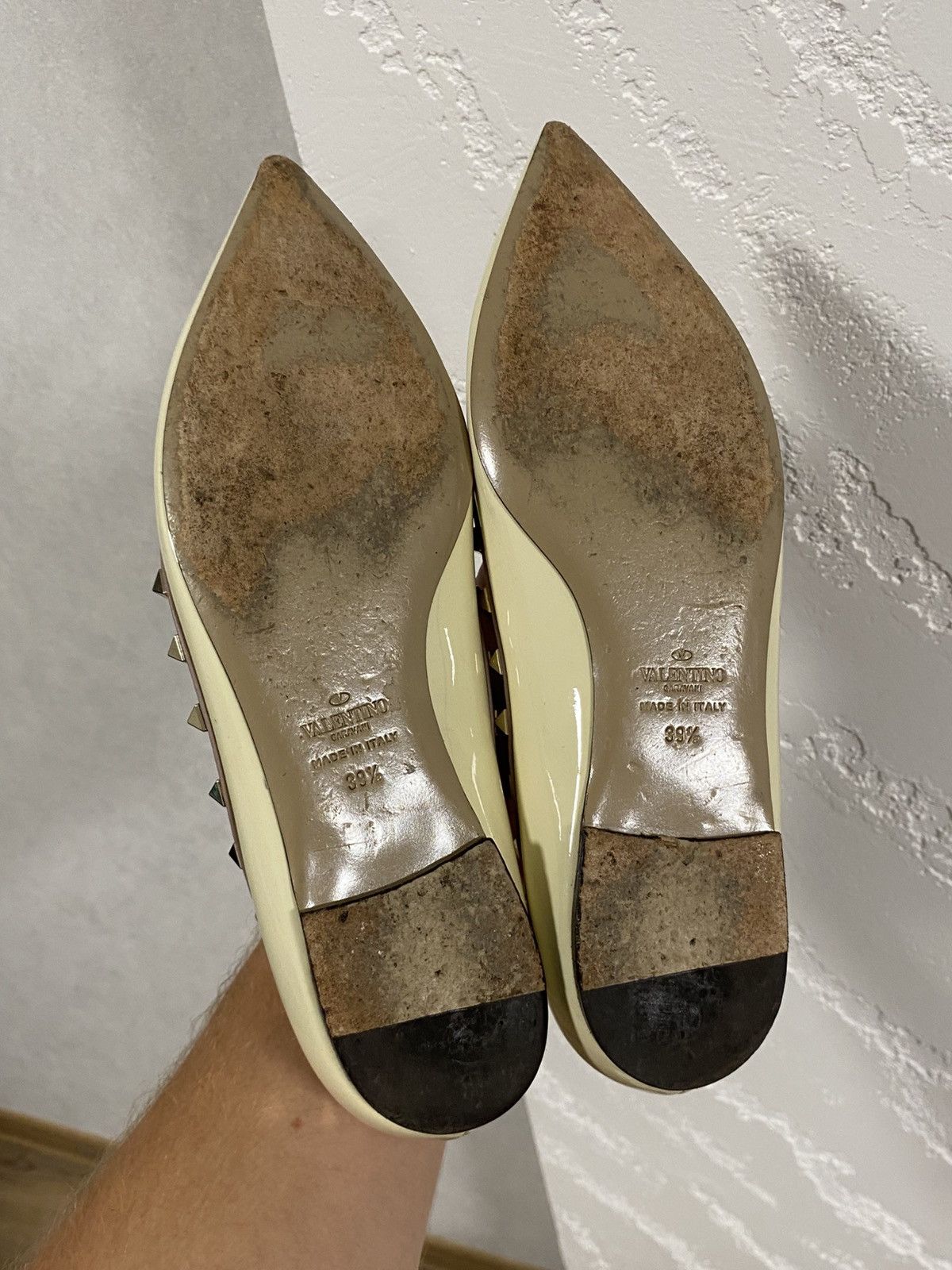 Valentino Valentino Rockstud Beige Patent Ballet Flats Size: 37.5 Size US 7.5 / IT 37.5 - 8 Thumbnail