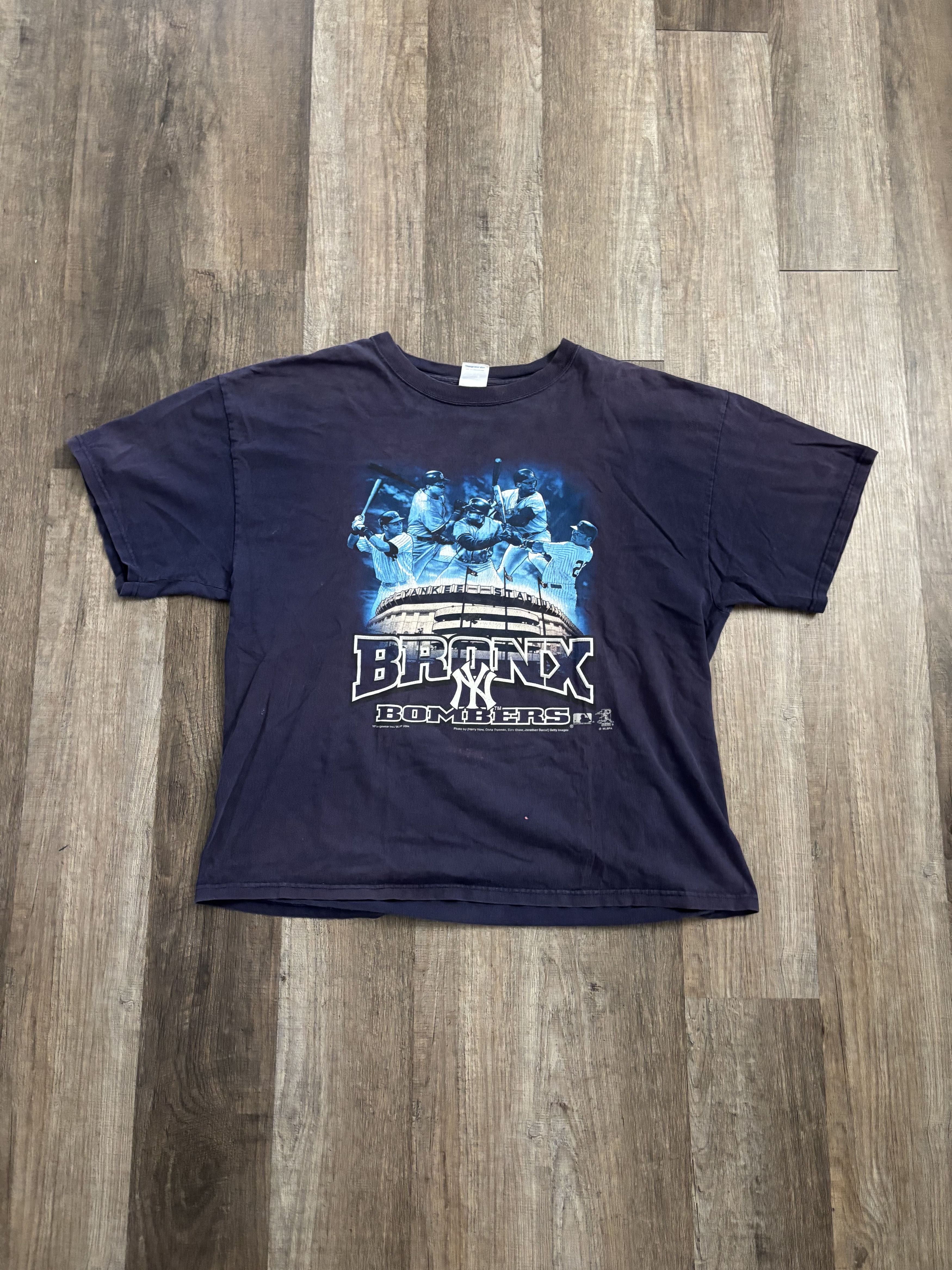 MLB Vintage 2004 New York Yankees Bronx Bombers Tee Shirt Size US XL / EU 56 / 4 - 1 Thumbnail