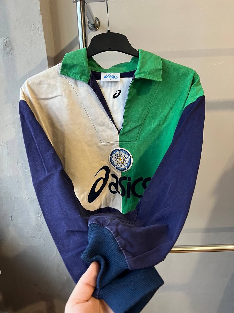 Asics VERY RARE 1993/94 LEEDS UNITED DRILL TRACK JACKET SIZE S Size US S / EU 44-46 / 1 - 10 Thumbnail