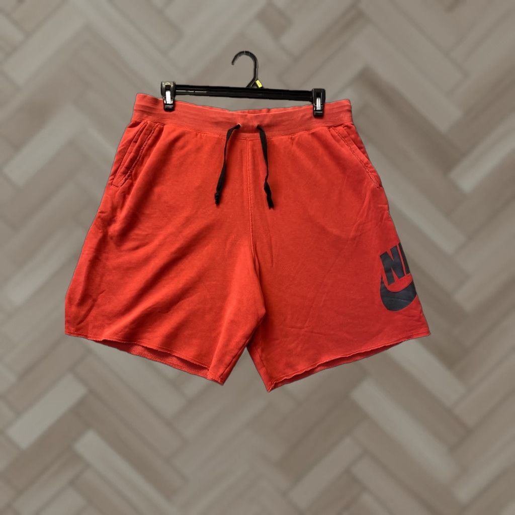 Nike Nike Women's Athletic Sweat Shorts Size XL Red Size 40" / US 18 - 1 Thumbnail