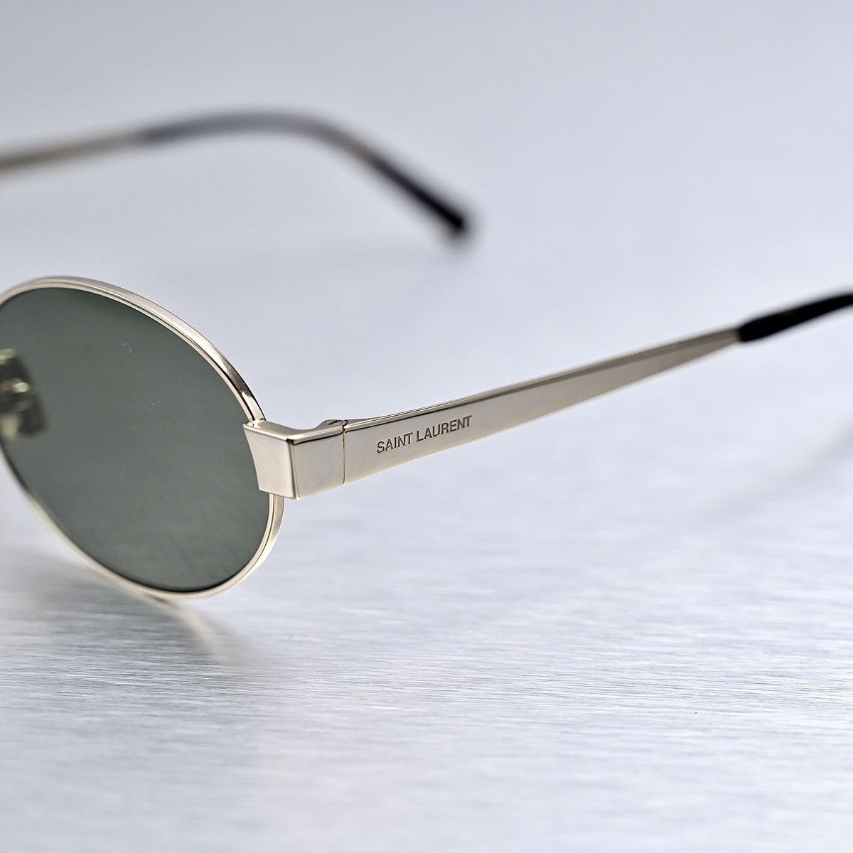 Yves Saint Laurent SAINT LAURENT SL 692 SUNGLASSES Size ONE SIZE - 3 Thumbnail