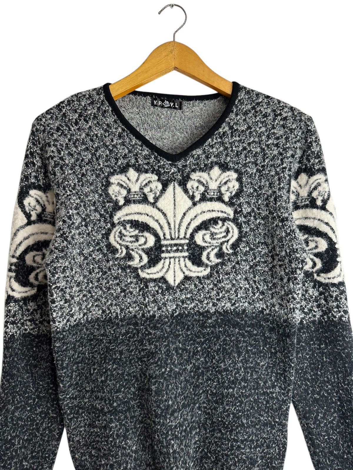 20471120 YPYL KNITWEAR TRIPLE CROSS IFSIX LGB CHROME HEARTS STYLE Size US S / EU 44-46 / 1 - 2 Thumbnail