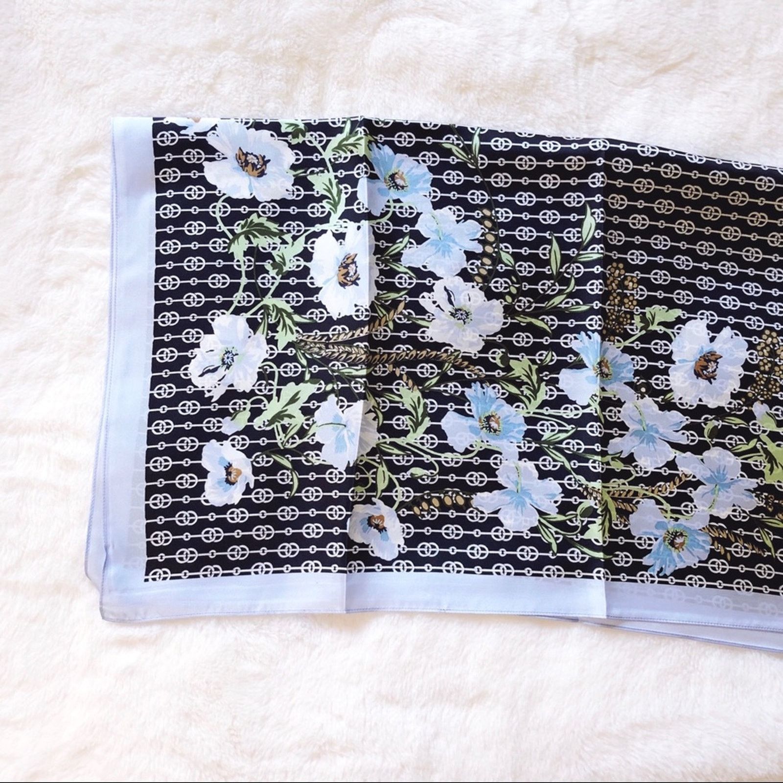 Ann Taylor Ann Taylor Blue Floral Square Geo Pattern Scarf Size ONE SIZE - 6 Thumbnail