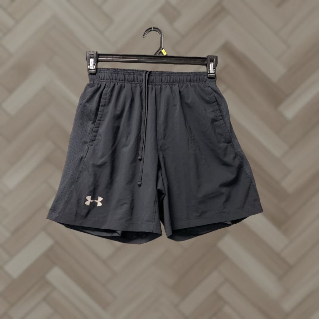 Under Armour VINTAGE Under Armour Women's Athletic Shorts Black M Elastic Waist Cross Training Running 90s Womens Size 32" / US 10 / IT 46 - 1 Thumbnail