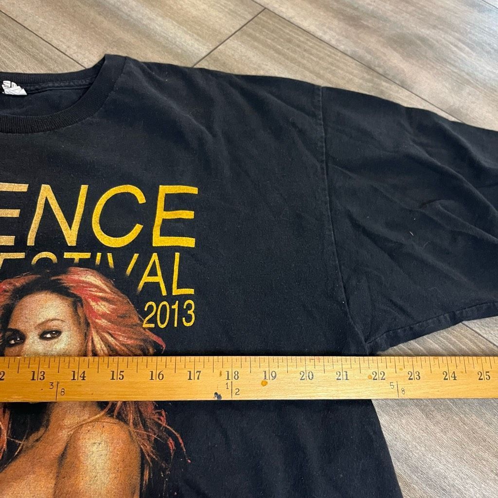 Gildan Essence Music Festival Black Graphic Shirt Men Large Bin O-4 Size US L / EU 52-54 / 3 - 5 Thumbnail