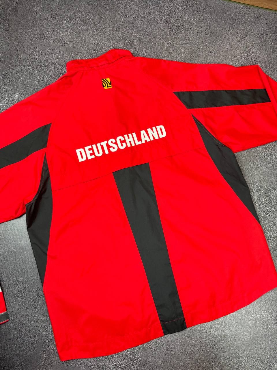 Nike Vintage Nike Windbreaker Track Retro Nylon Jacket Red Size US M / EU 48-50 / 2 - 3 Thumbnail