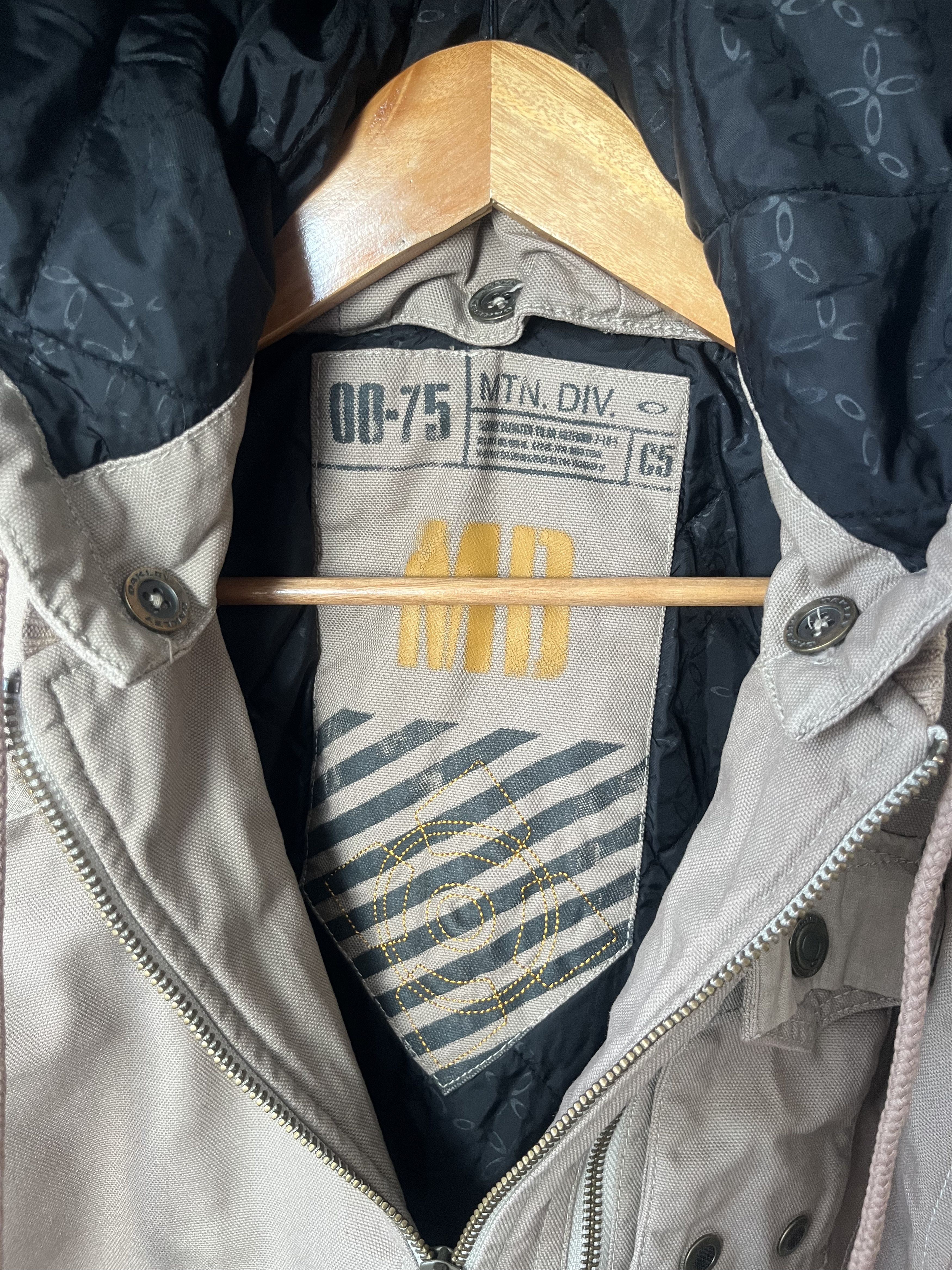 Oakley Vintage Oakley Y2K Hooded Bomber Jacket Military Pocket Size US M / EU 48-50 / 2 - 9 Thumbnail