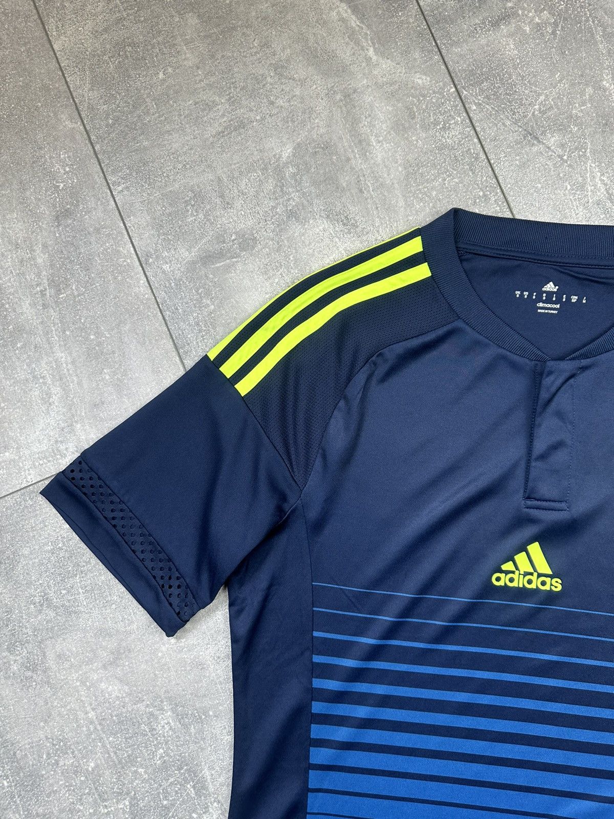 Other Adidas Fenerbahce Home Soccer Jersey Size US S / EU 44-46 / 1 - 5 Thumbnail