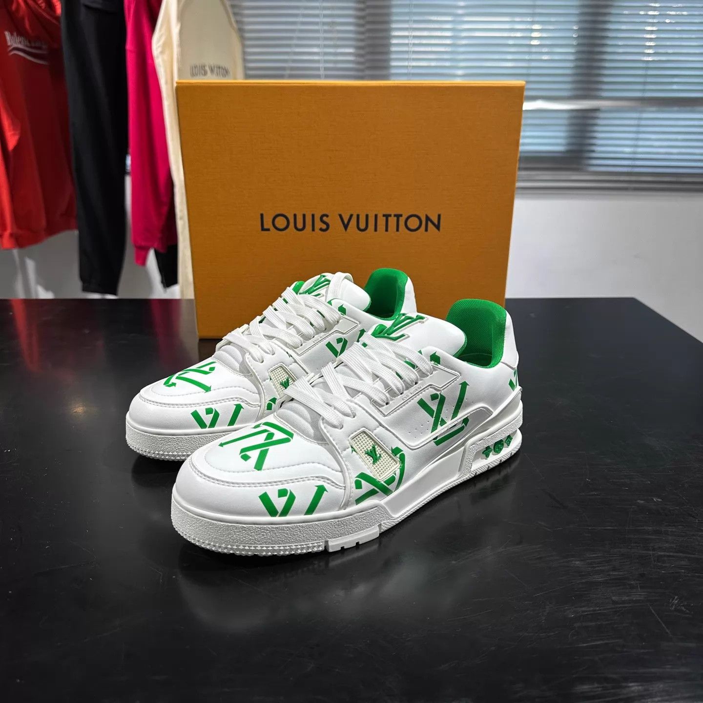 Louis Vuitton LV Trainer White Green Men's 41.5 (UK7.5) Size US 8.5 / EU 41-42 - 1 Thumbnail