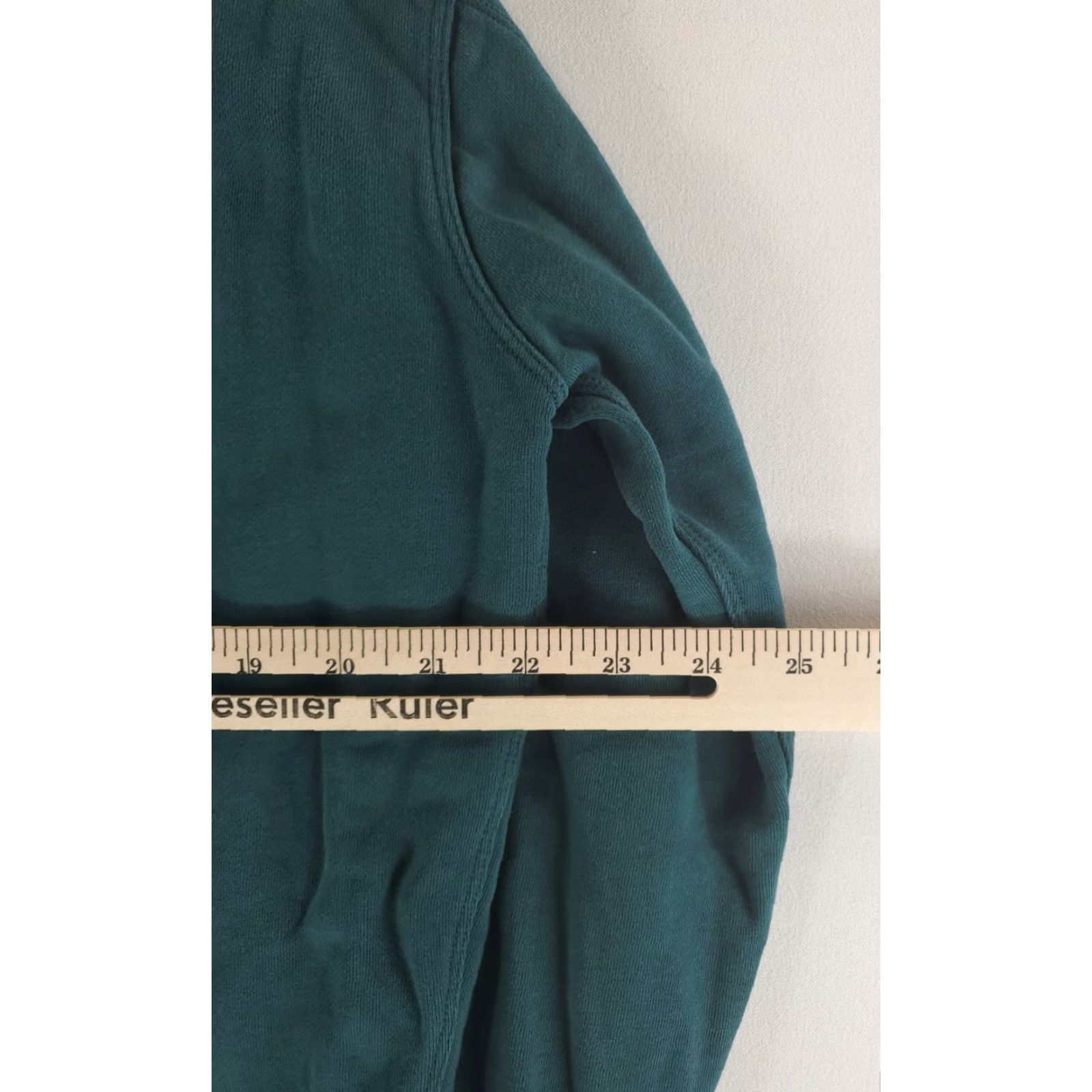 Lululemon Lululemon Sweatshirt Crew Perfectly Oversized Green Womens 6 Womens 6 Crew Sweatshirt Green Lululemon - Note: Small hole sleeve (see pic) Size M / US 6-8 / IT 42-44 - 6 Thumbnail
