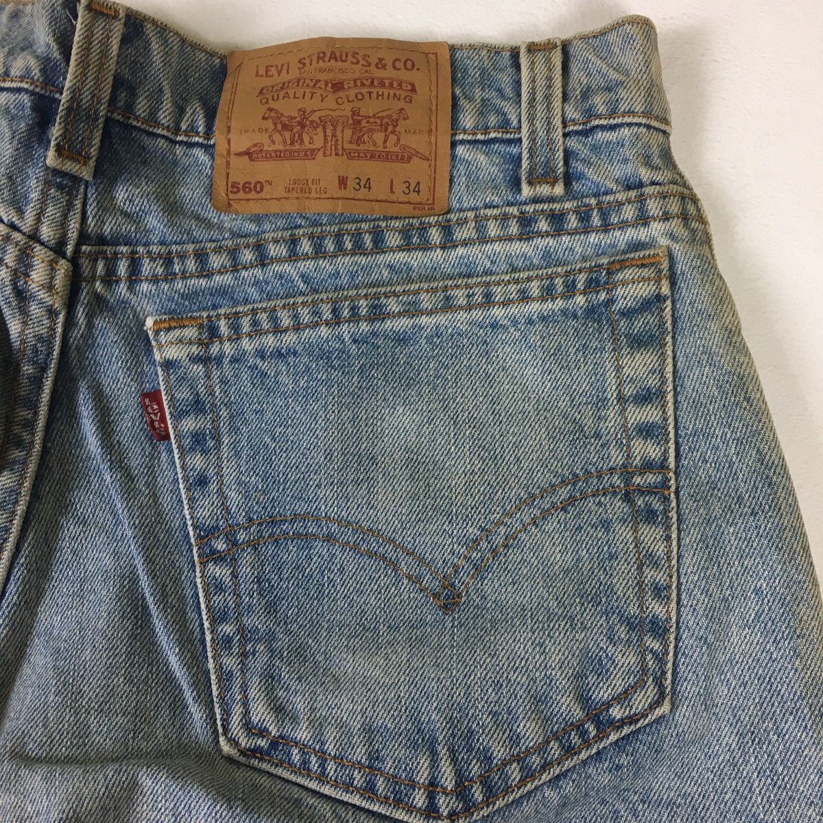 Levi's Vintage Clothing Vintage 90s Levi’s 560 Loose Fit Tapered Leg Size US 34 / EU 50 - 8 Thumbnail