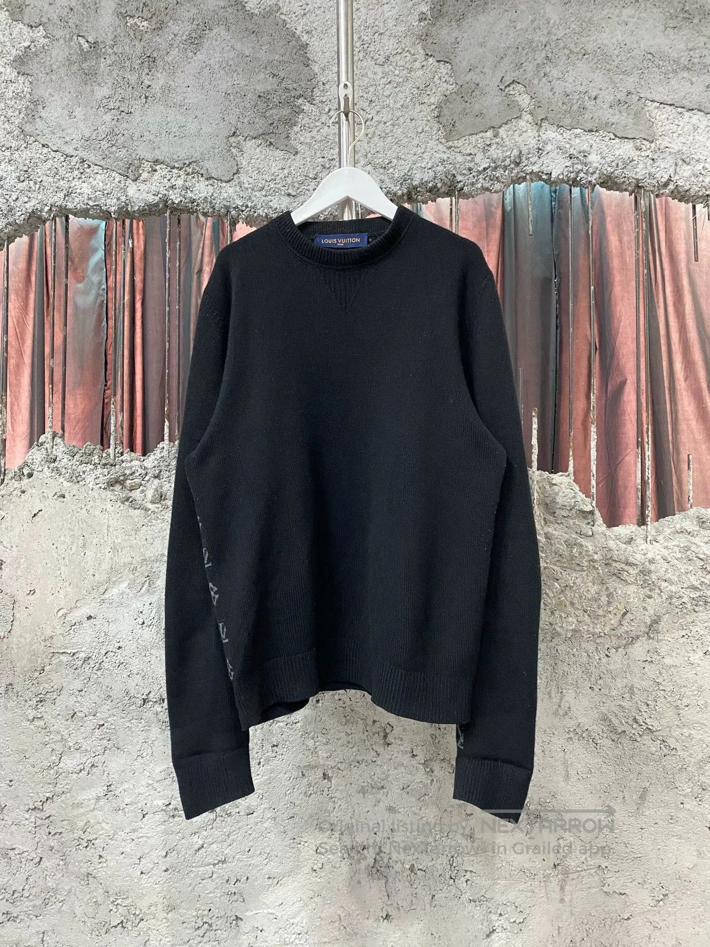 Louis Vuitton black louis vuitton logo sweater. Size US S / EU 44-46 / 1 - 1 Thumbnail