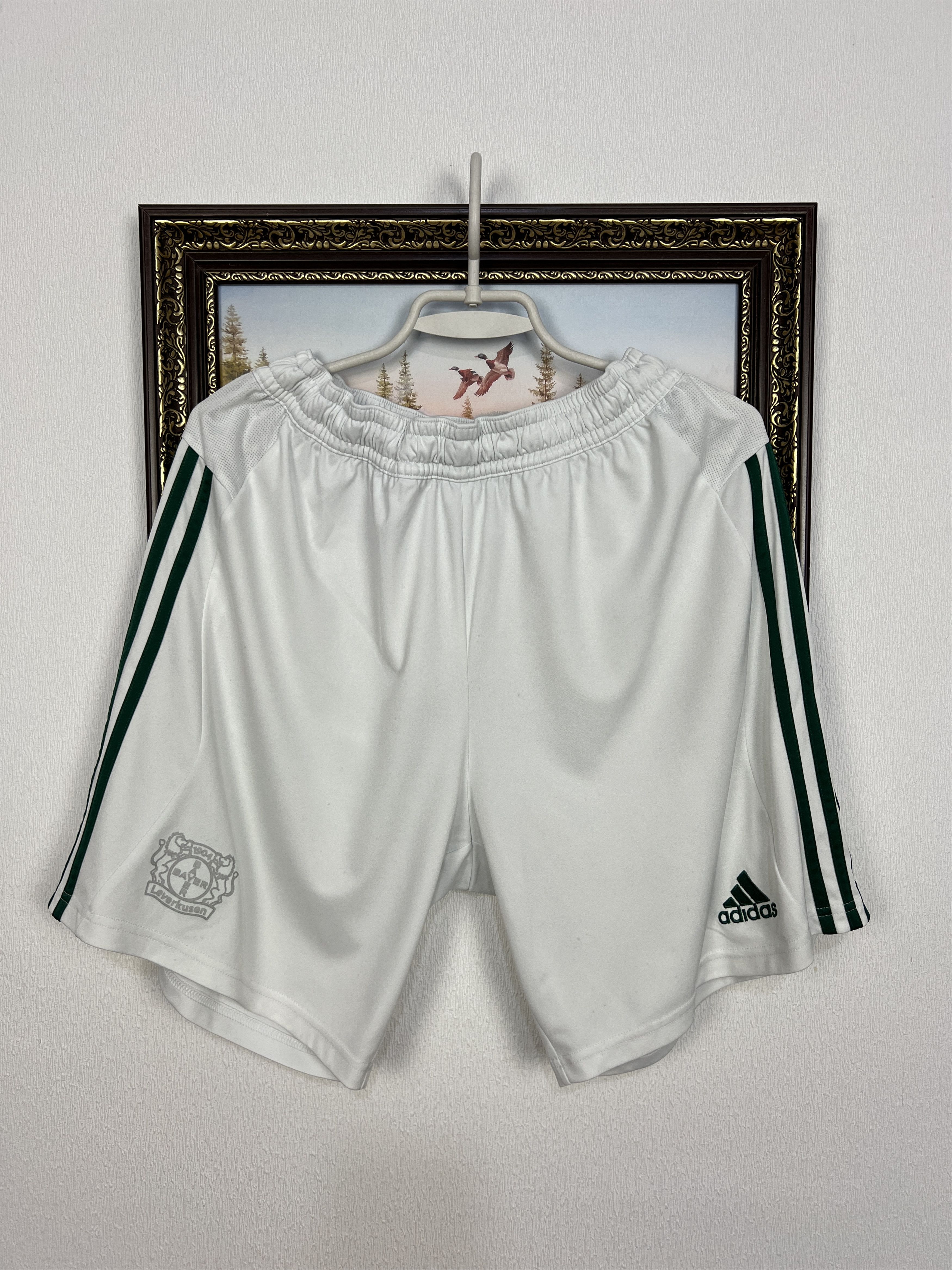 Adidas Vintage Adidas Bayer 04 Leverkusen Football Shorts Soccer Size US L / EU 52-54 / 3 - 1 Thumbnail