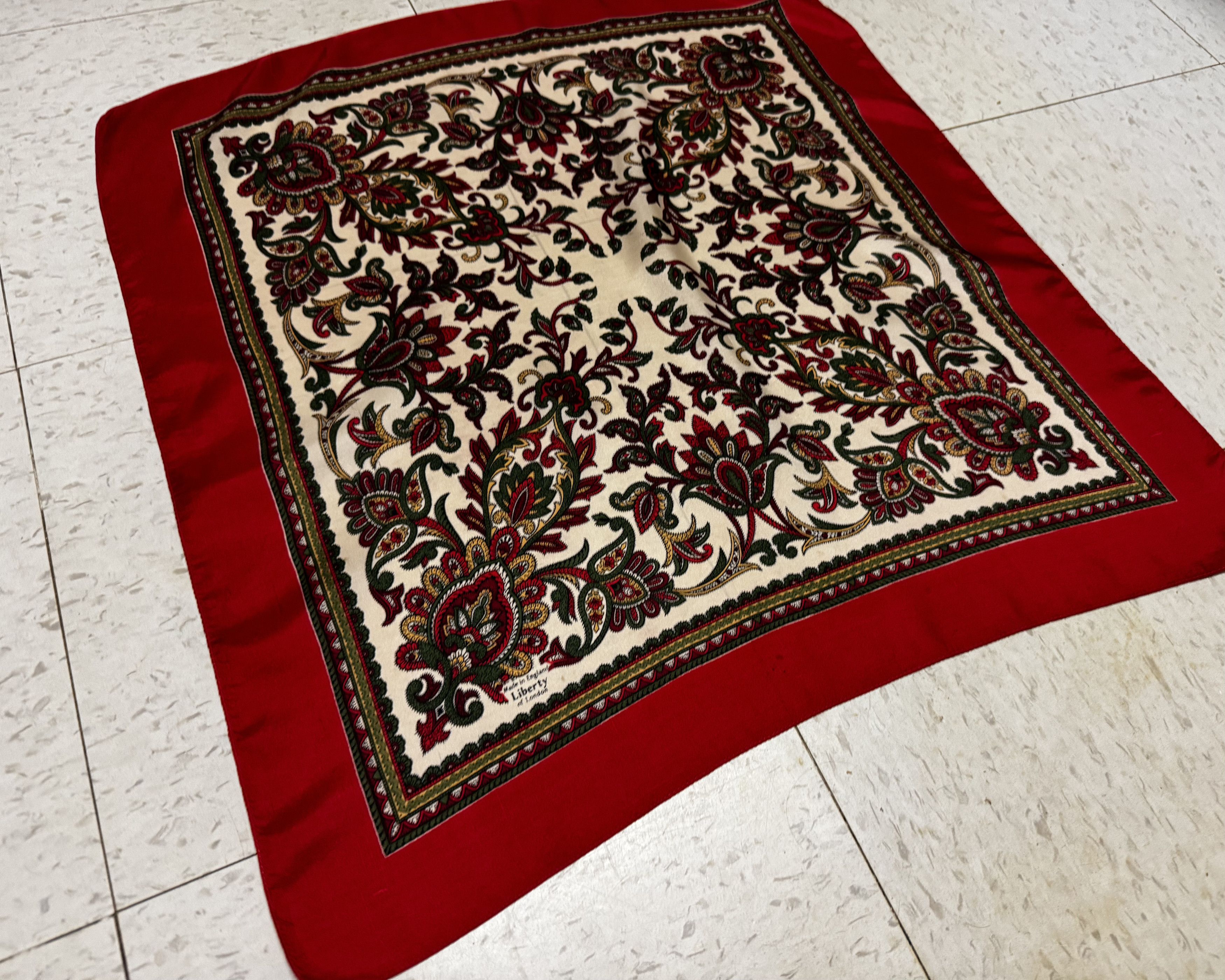 Liberty × Liberty London 100% Authentic Vintage Red Silk Floral Scarf Size ONE SIZE - 3 Thumbnail