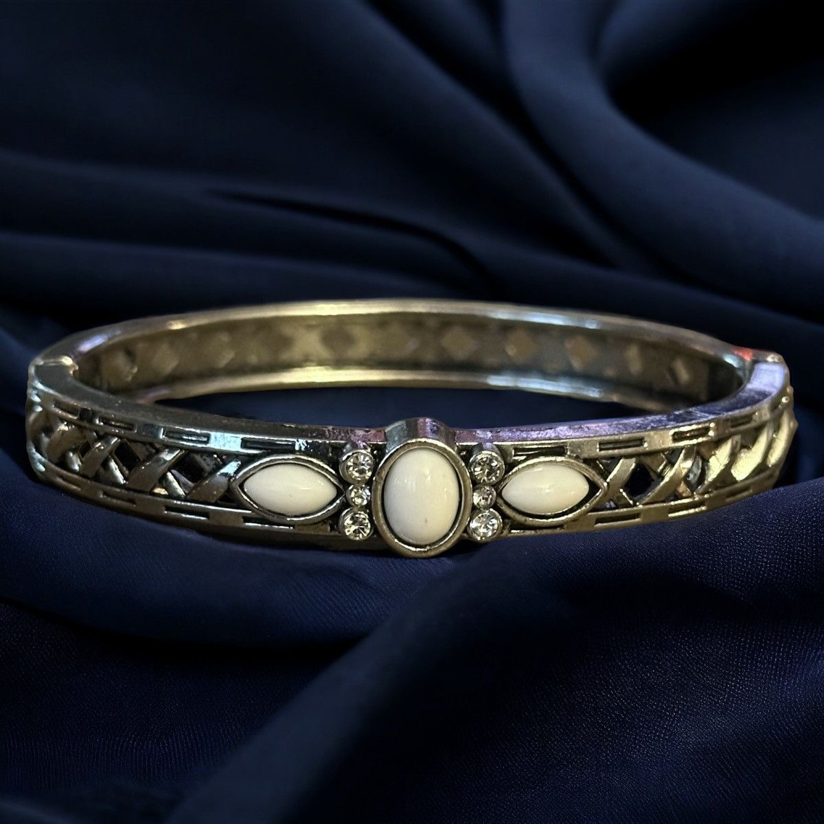 Other Cut out cabochon stone hinged bangle bracelet Size ONE SIZE - 1 Thumbnail
