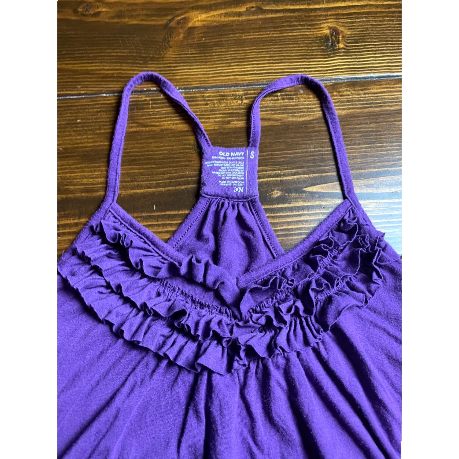 Old Navy Old Navy Tank Top Women's Size Small Purple Ruffled Spaghetti Strap Sleeveless Size S / US 4 / IT 40 - 2 Thumbnail