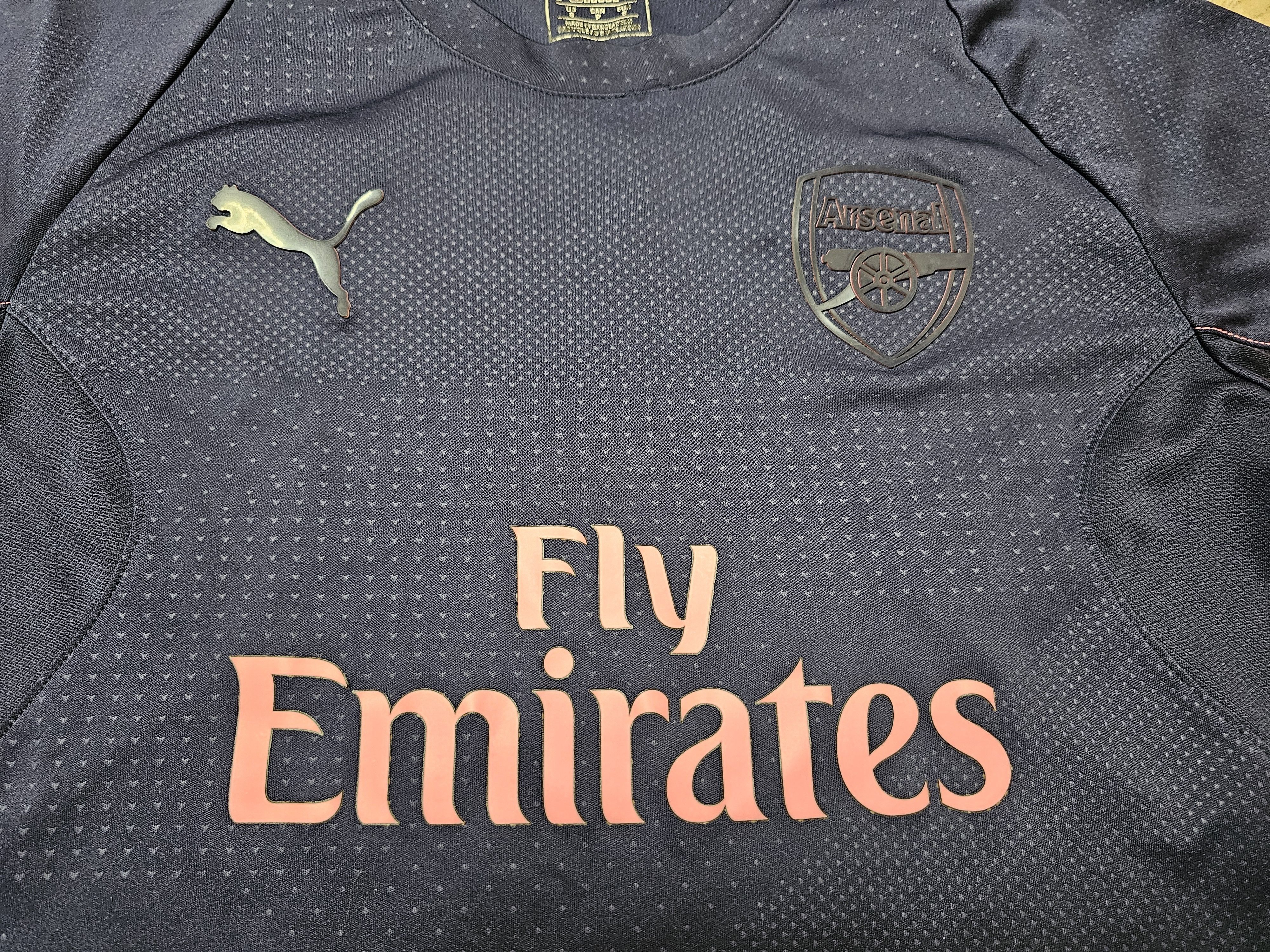 Puma ARSENAL 2018 2019 TRAINING FOOTBALL SHIRT SOCCER JERSEY Size US S / EU 44-46 / 1 - 3 Thumbnail