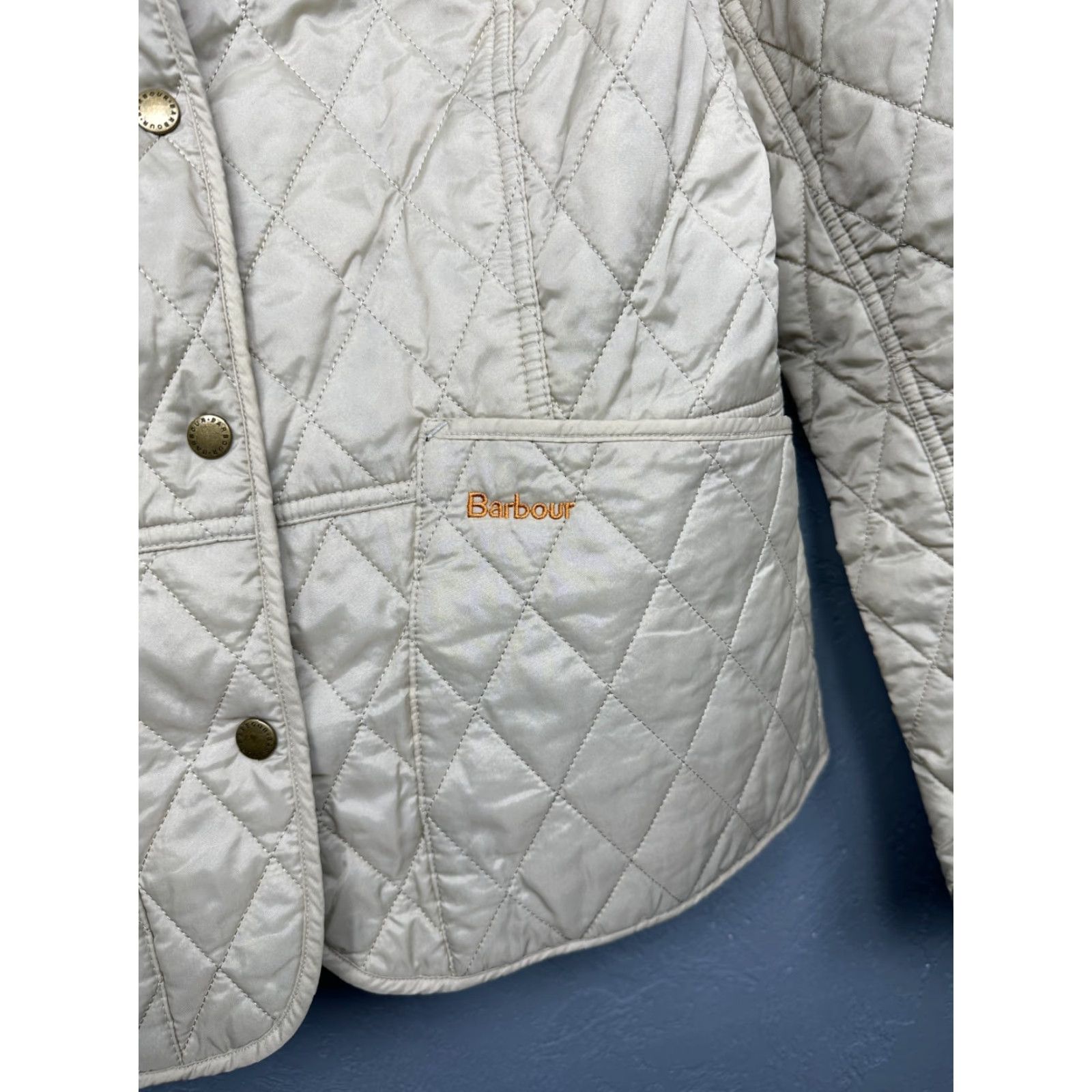 Barbour Barbour Summer Liddesdale Quilted Jacket M Women's Beige Barbour Liddesdale Quilted Jacket UK 12 (M) Sleeve 63 cm 42 cm 51 cm 63 cm Size M / US 6-8 / IT 42-44 - 3 Thumbnail
