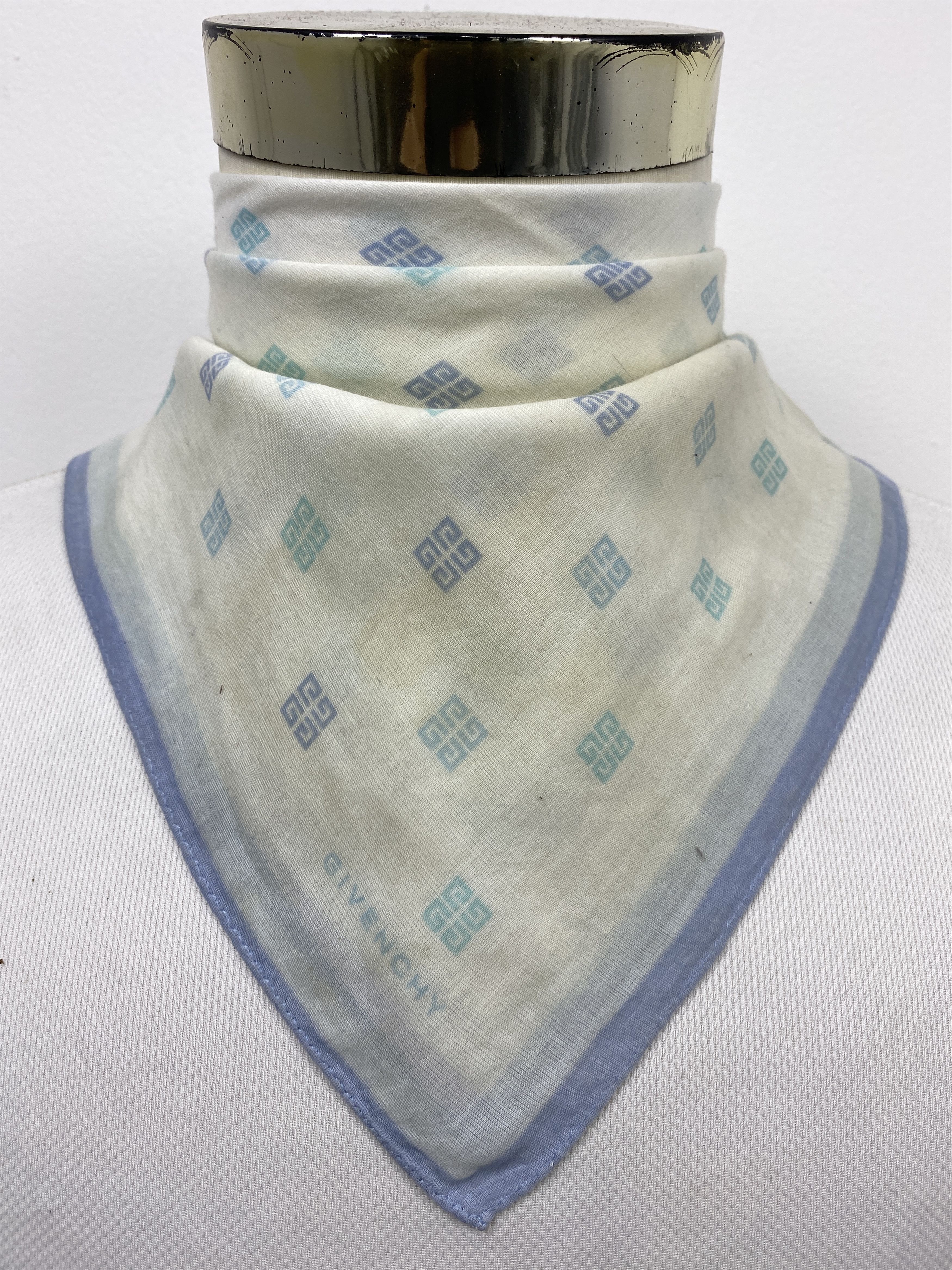 Givenchy Vintage Givenchy Handkerchief / Neckerchief KT0267 Size ONE SIZE - 1 Thumbnail