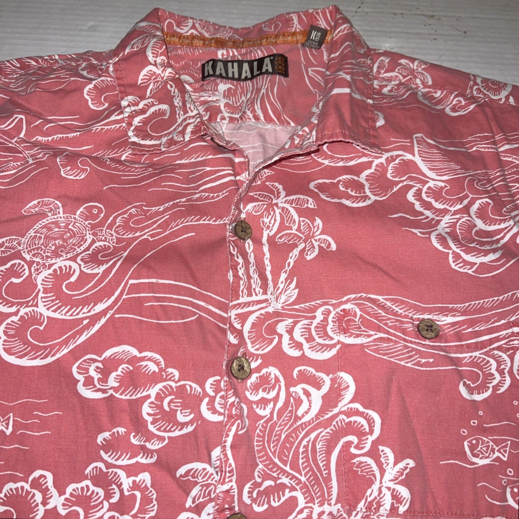 ALOHAS VINTAGE Kahala Hawaiian Aloha Waves Fish Coral Pattern Shirt Adult M Red Regular Button-Up Short Sleeve Pocket Mens Size US M / EU 48-50 / 2 - 2 Thumbnail