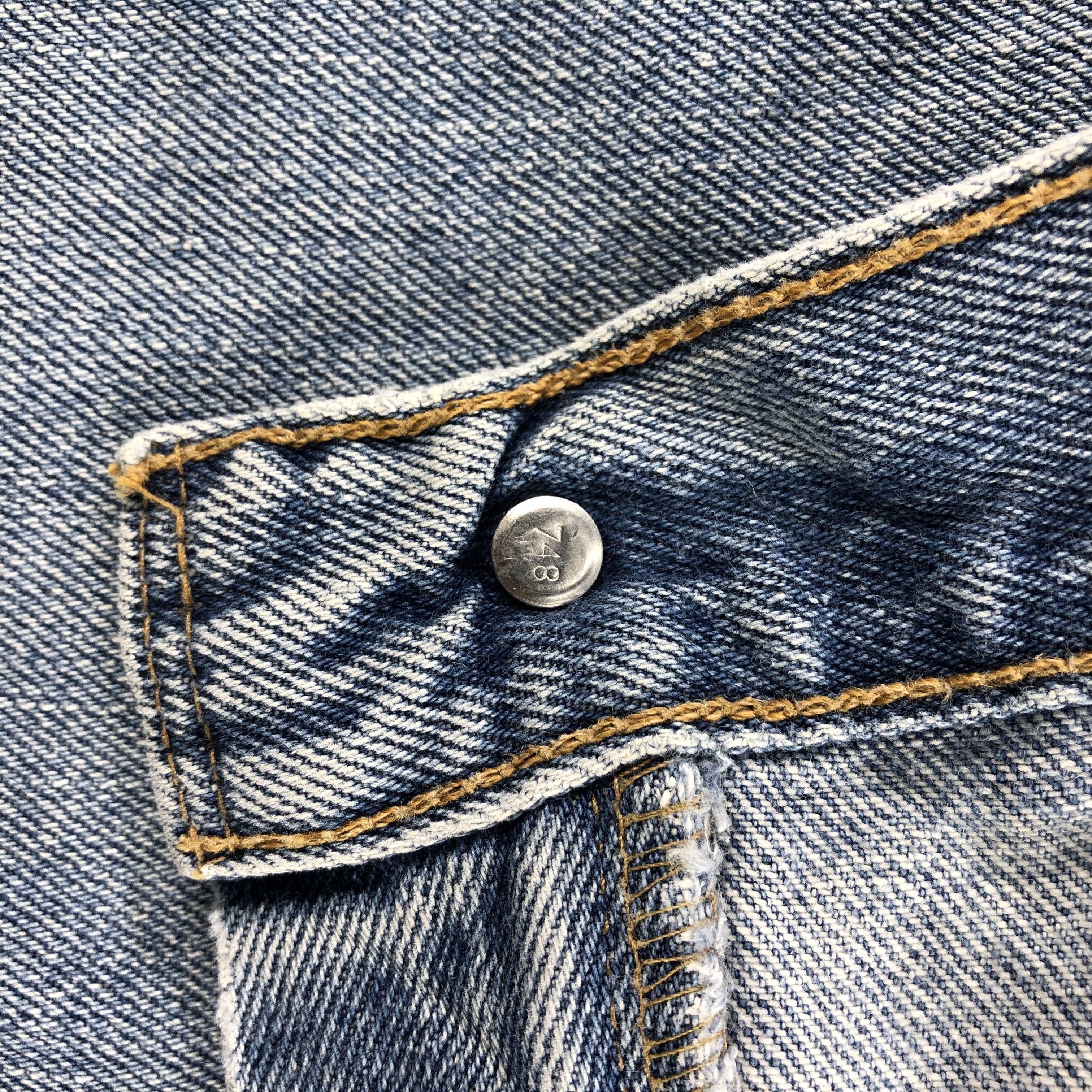 Levi's Light Wash Vintage Levis 505 Jeans Faded Blue Denim-J992 Size US 35 - 8 Thumbnail