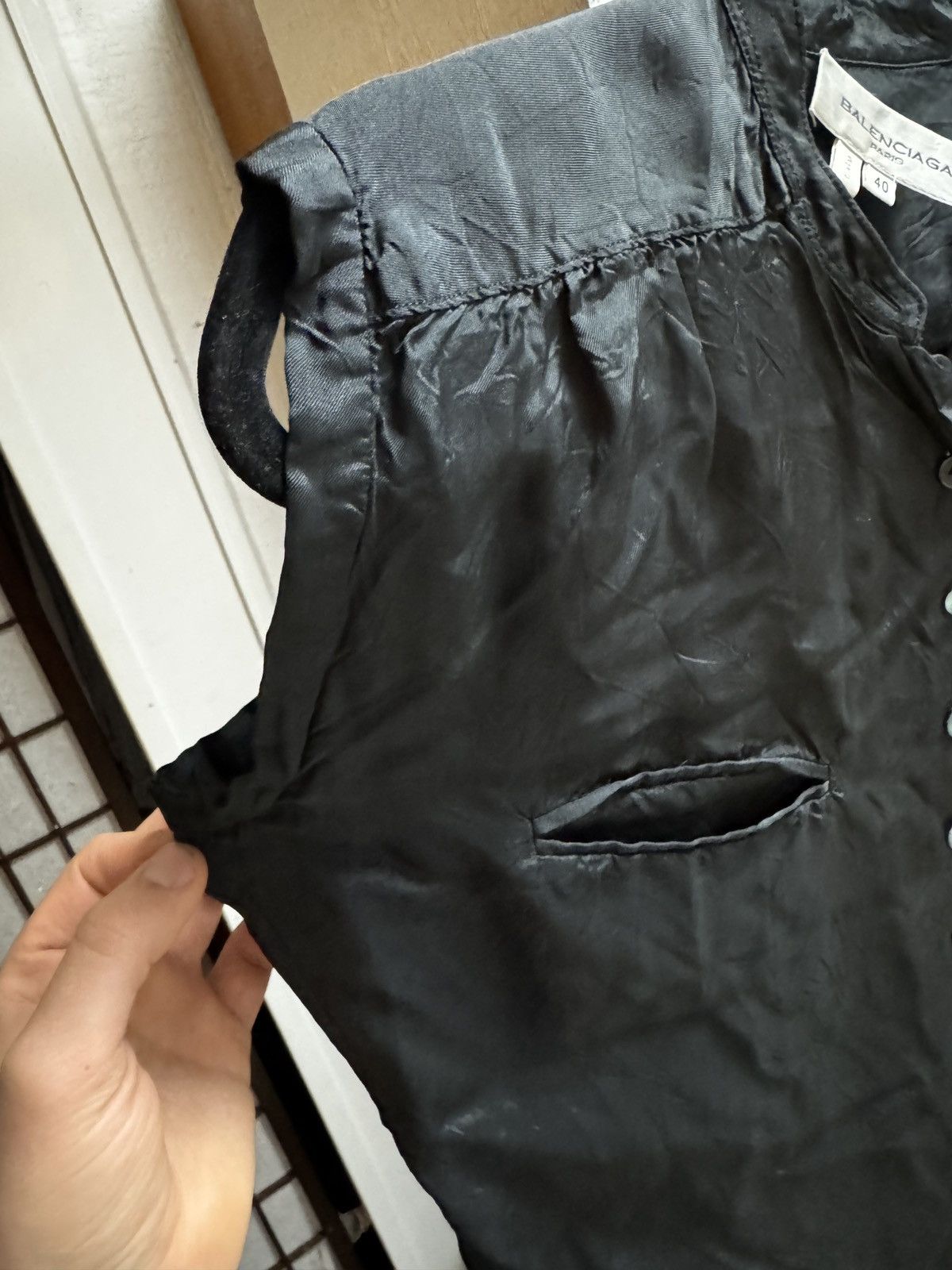 Balenciaga Balenciaga Paris Black Silk Sleeveless Blouse Button Front Size M / US 6-8 / IT 42-44 - 3 Thumbnail