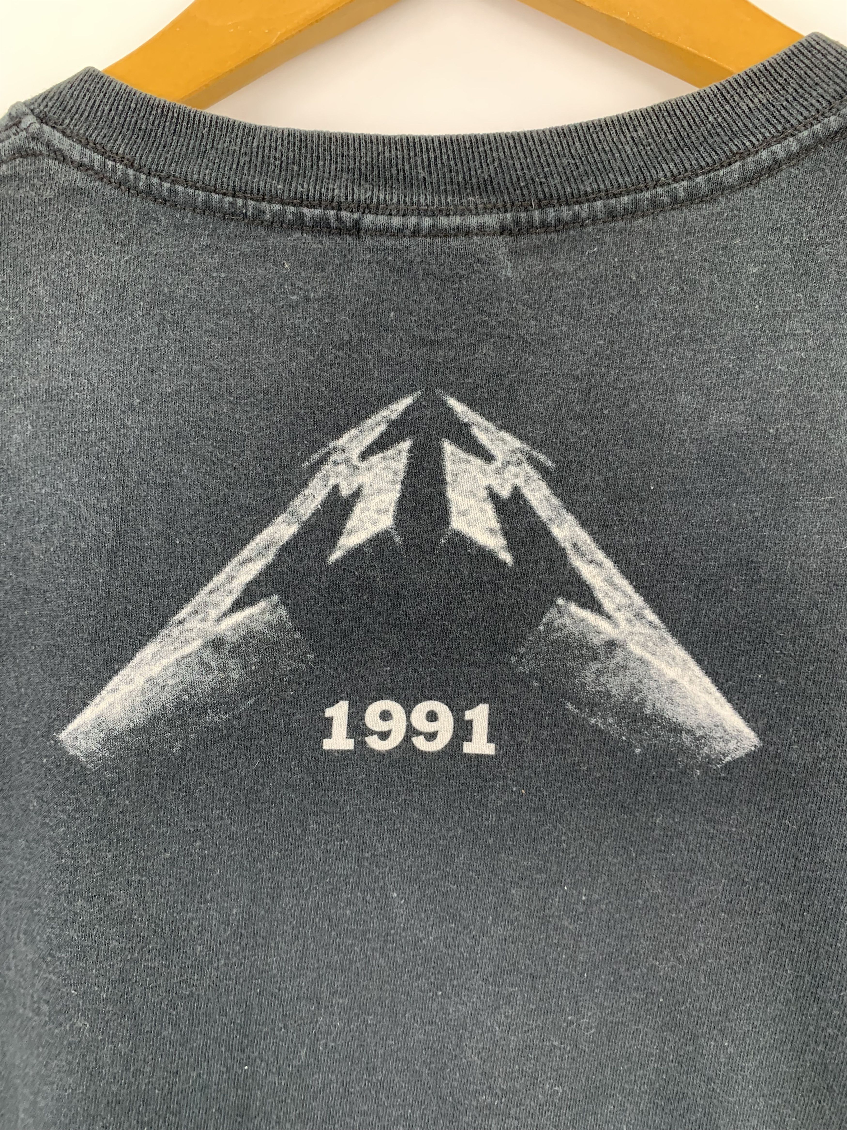 Metallica Vintage Metallica Black Album Cover Promo T Shirt TA0241 Size US XL / EU 56 / 4 - 7 Thumbnail