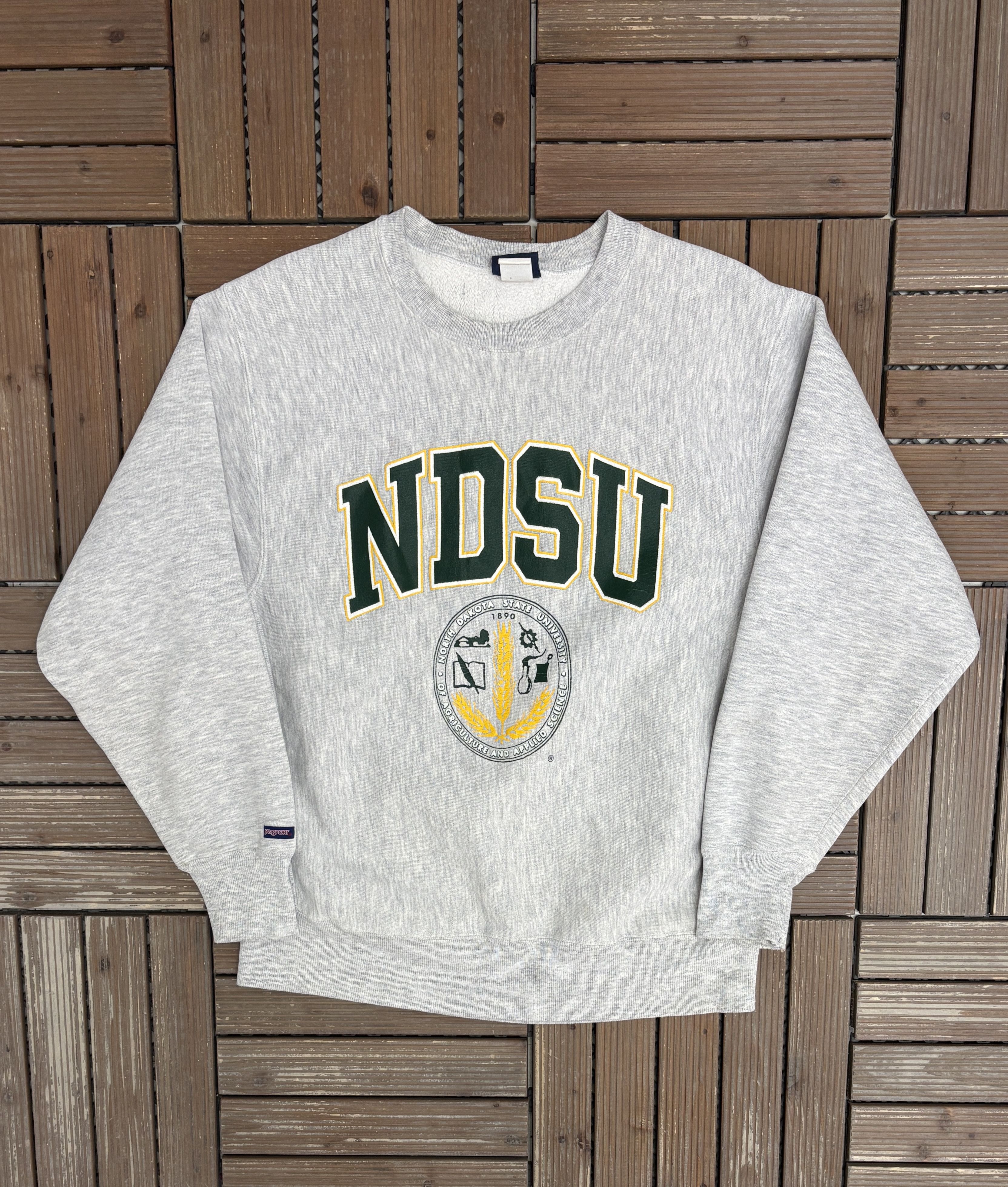 Vintage North Dakota State Bison Vintage Grey Crewneck Sweater Size US L / EU 52-54 / 3 - 1 Thumbnail