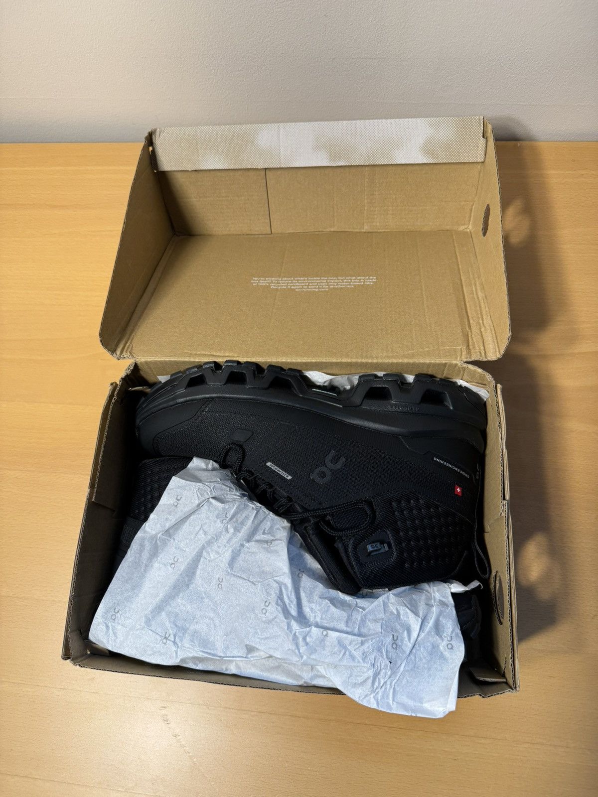 On ON Couldrock Mid WP Waterproof 'Triple Black' Size US 11 / EU 44 - 7 Thumbnail
