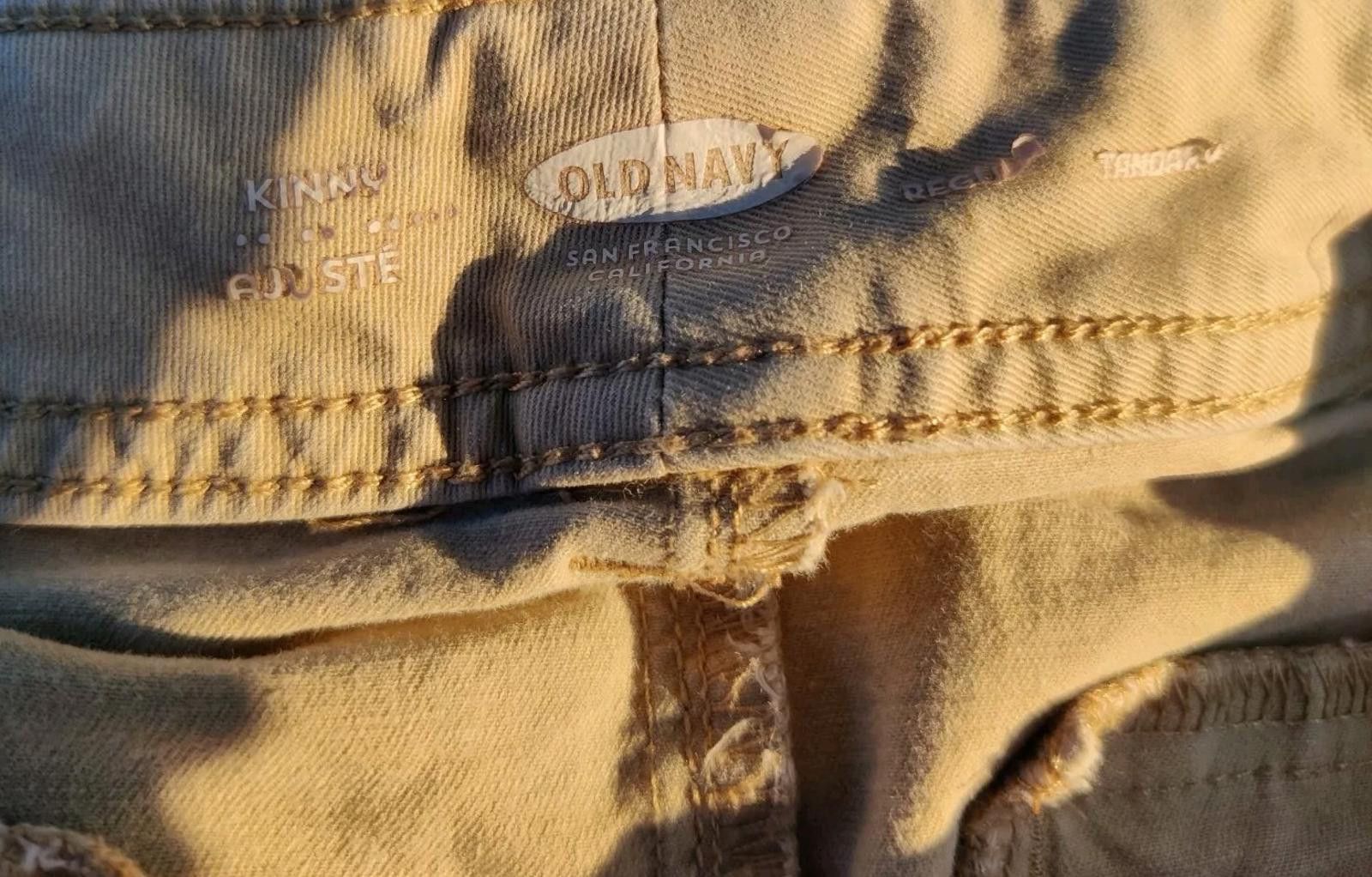 Old Navy Old Navy Skinny Khaki Pants With Pockets Size 8 Regular Flat Size 30" / US 8 / IT 44 - 7 Thumbnail