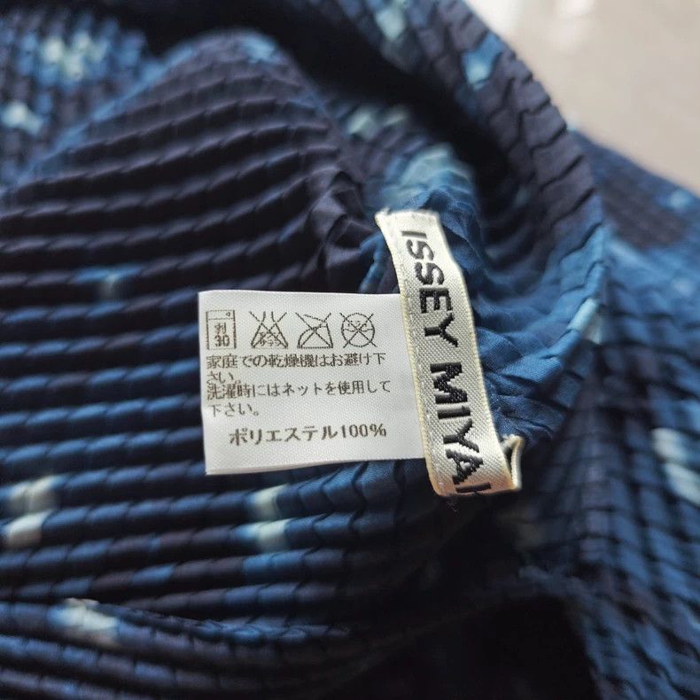 Issey Miyake Issey Miyake size:2 Blue starry sky universe pleated top Size XS / US 0-2 / IT 36-38 - 2 Thumbnail