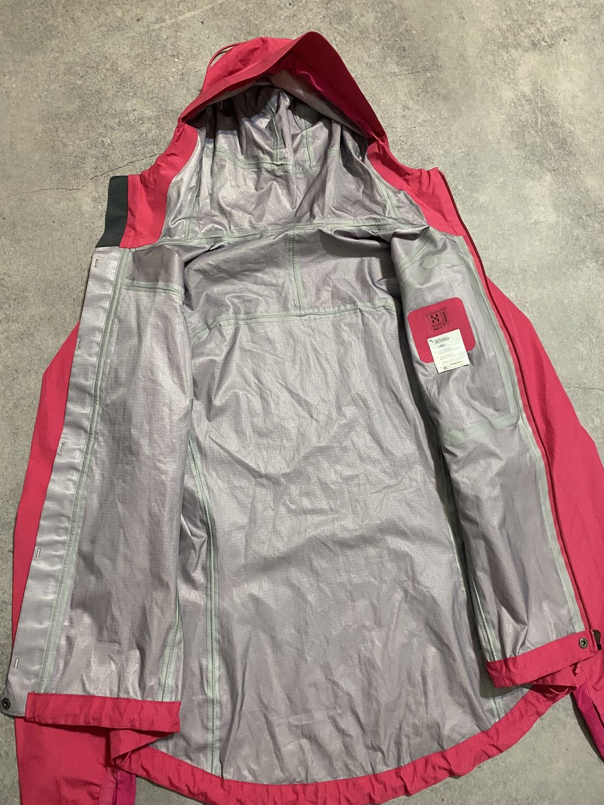 Haglofs Haglofs Gram Pink Gore-Tex Active Jacket Lightweight Size S / US 4 / IT 40 - 2 Thumbnail