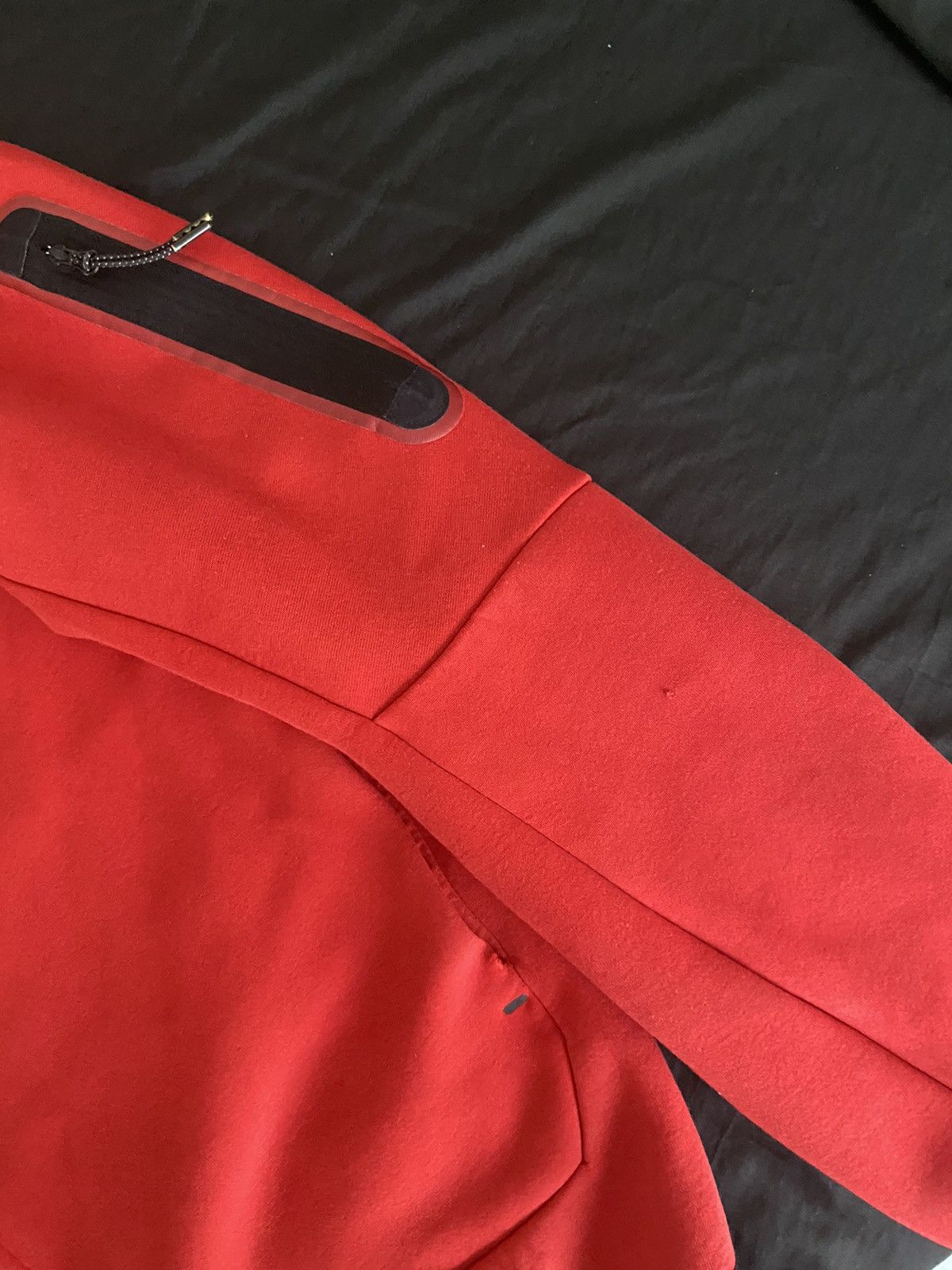 Nike Nike tech red Size US L / EU 52-54 / 3 - 4 Thumbnail