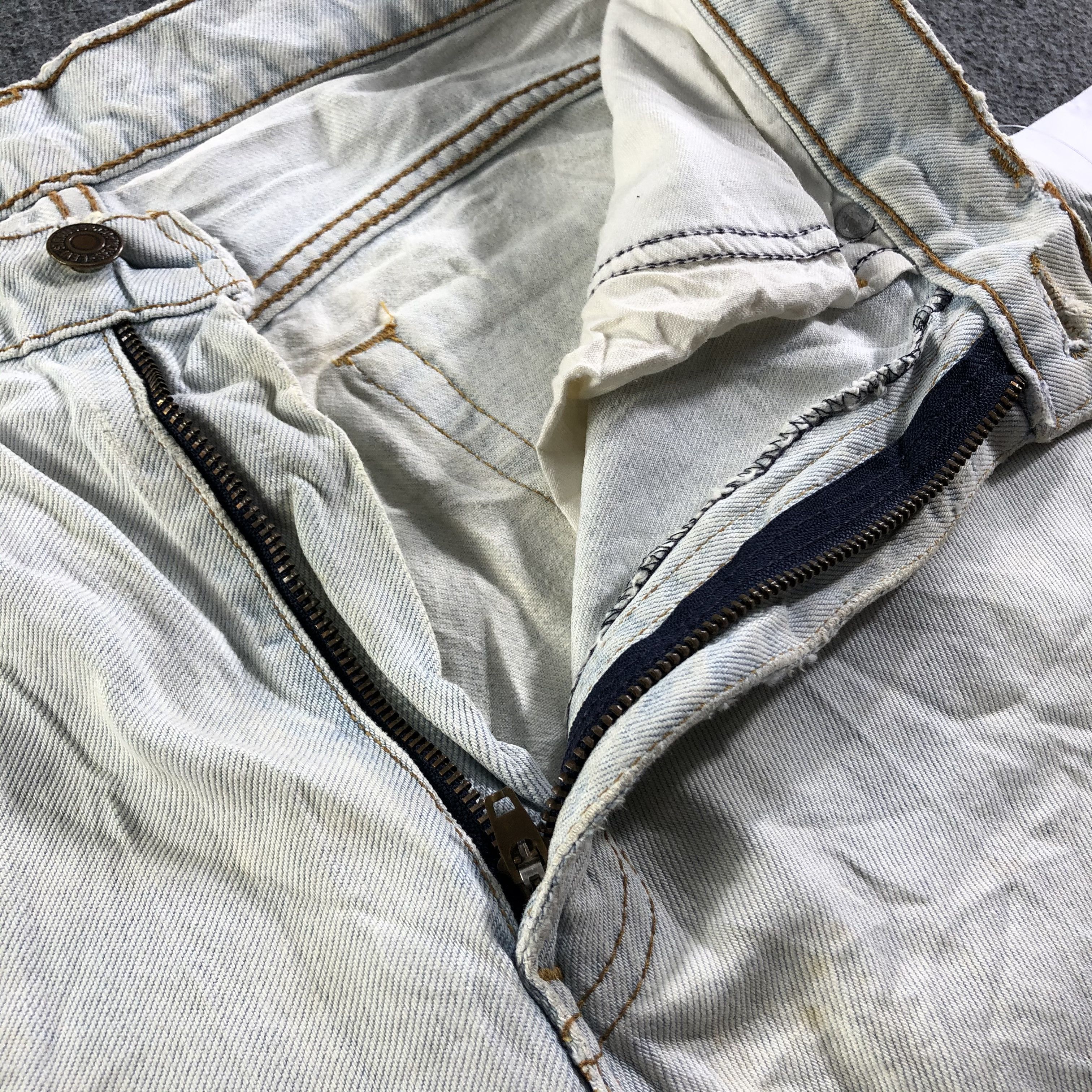 Levi's Vintage Light Wash Levis Jeans-J3955 Size US 29 - 9 Thumbnail