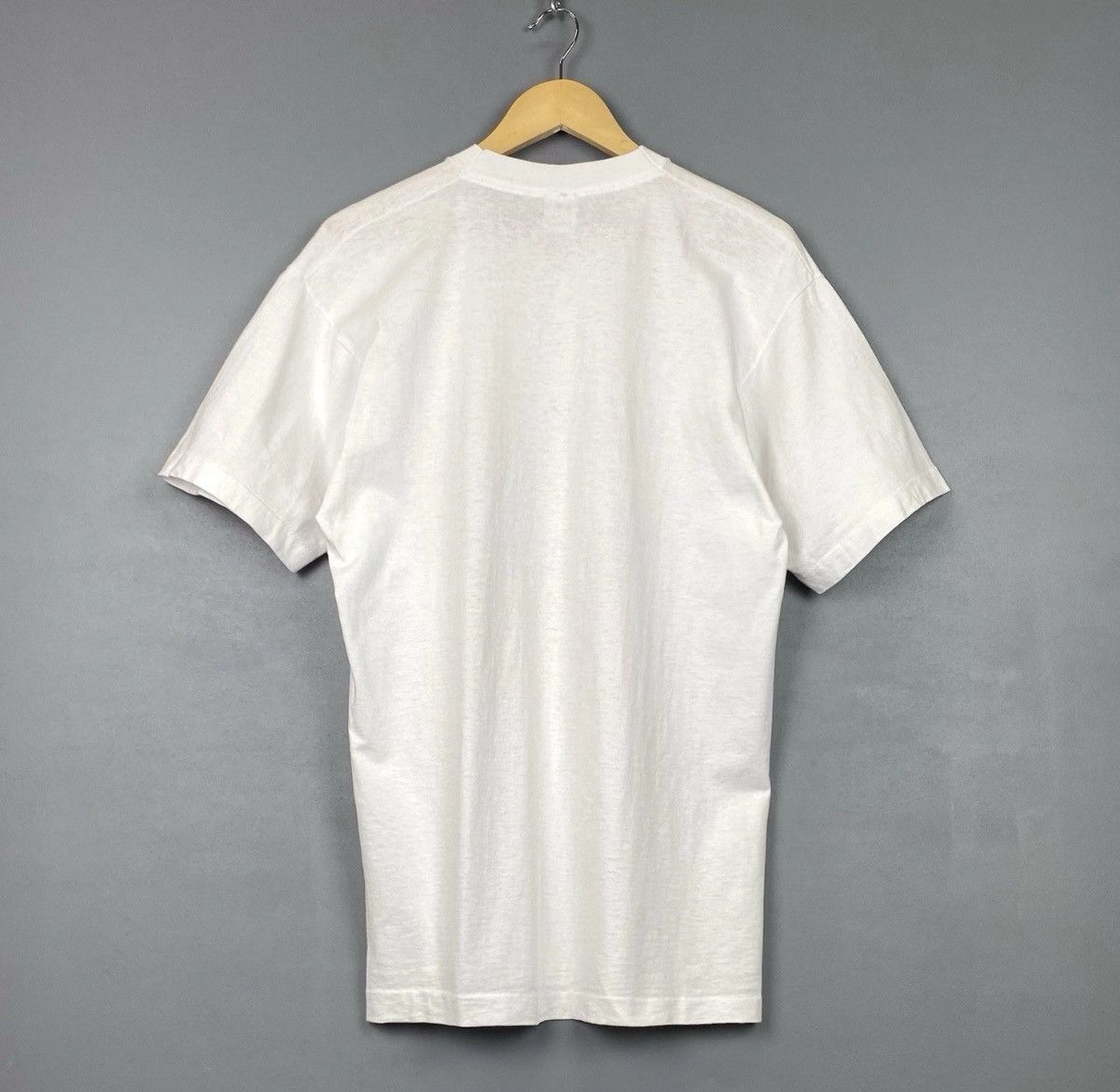 Vintage Vintage 1987 Gecko Gym Hawaii T-Shirt Top White Made in USA Size US L / EU 52-54 / 3 - 7 Thumbnail