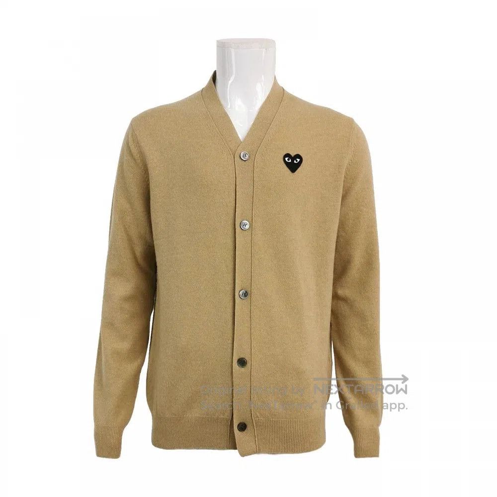 Comme des Garcons Comme Des Garçons Play Wool V-Neck Sweater XL. Size US XL / EU 56 / 4 - 1 Thumbnail