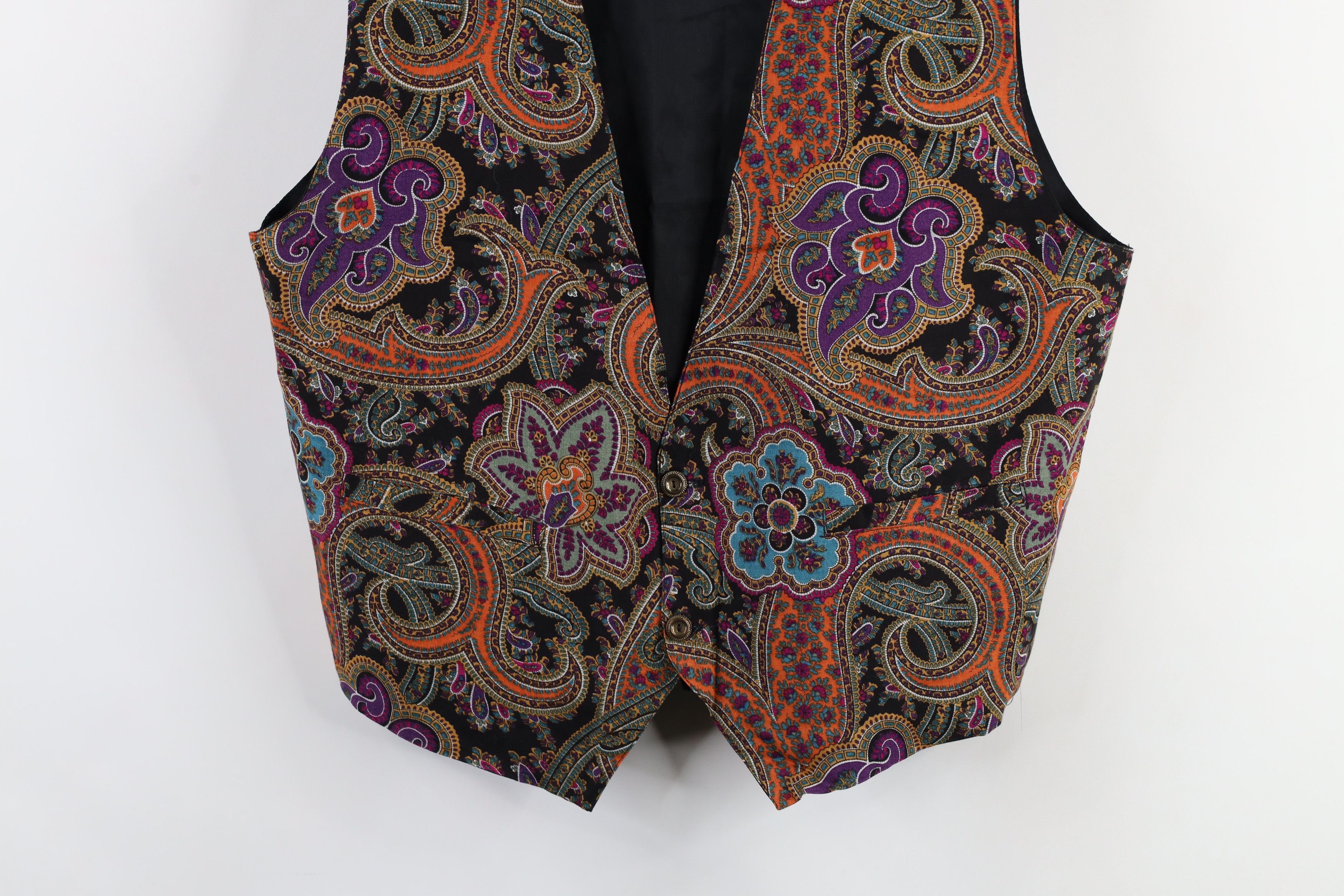 Vintage Vintage 90s Streetwear Paisley Buckle Back Suit Vest USA Size US S / EU 44-46 / 1 - 3 Thumbnail