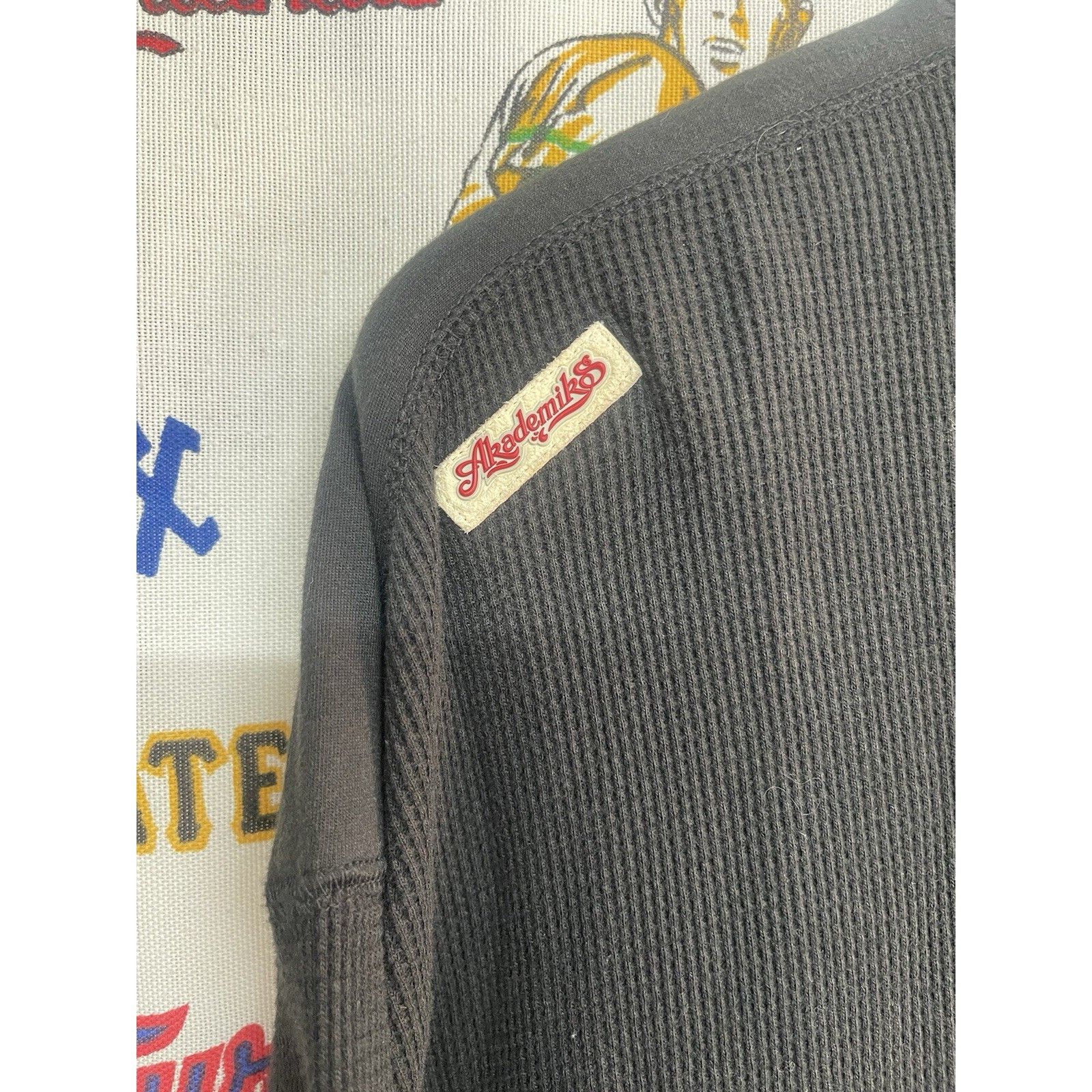 Akademiks VTG Y2K AKADEMIKS WAFFLE THERMAL LONG SLEEVE SWEATER SHIRT B Size US XL / EU 56 / 4 - 3 Thumbnail