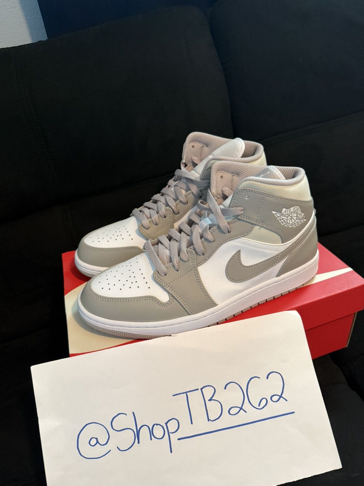 Jordan Brand Jordan 1 Mid "Linen" Size US 9 / EU 42 - 1 Thumbnail