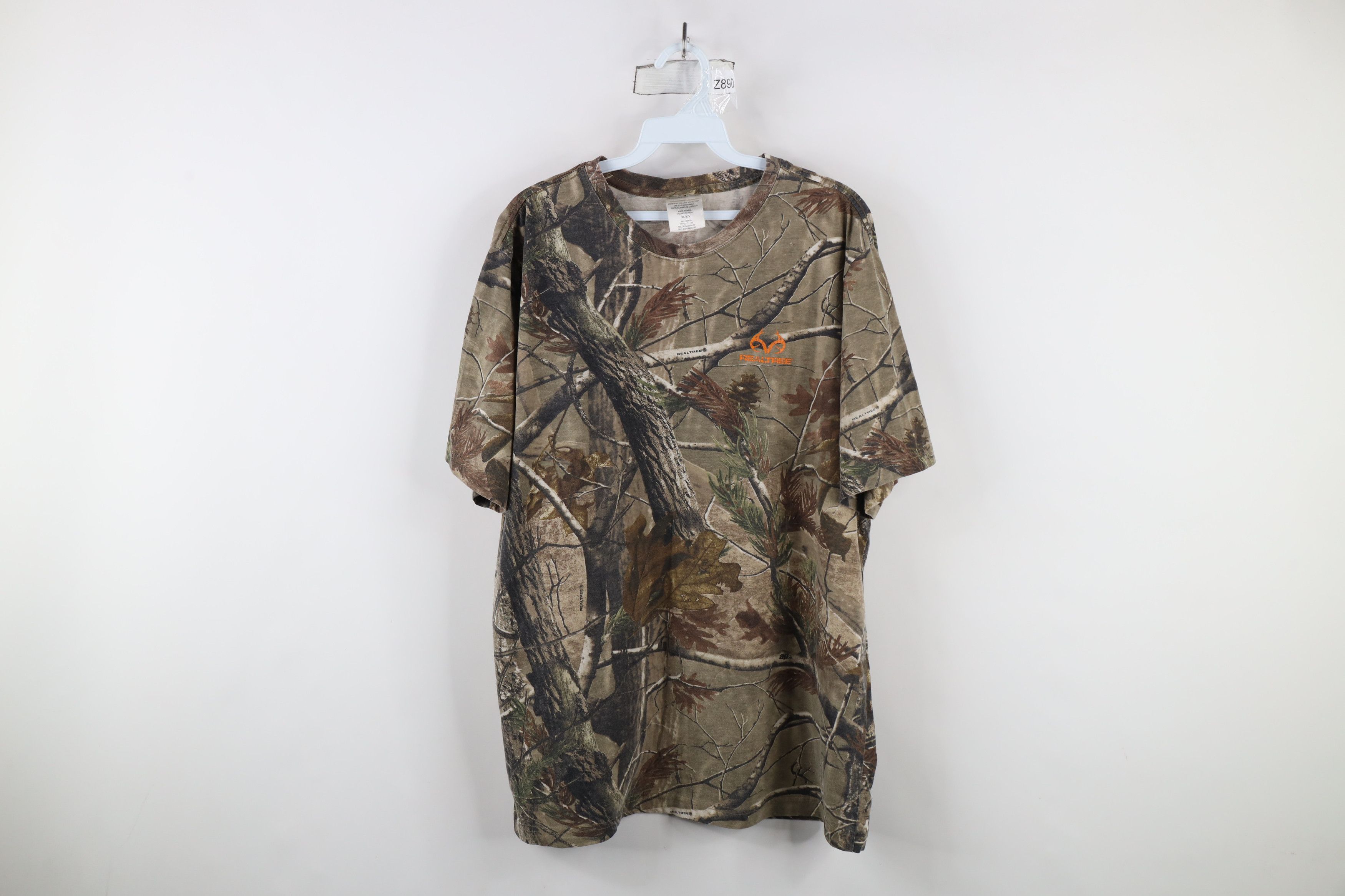 Vintage Vintage Streetwear Realtree Camouflage Short Sleeve T-Shirt Size US XL / EU 56 / 4 - 1 Thumbnail