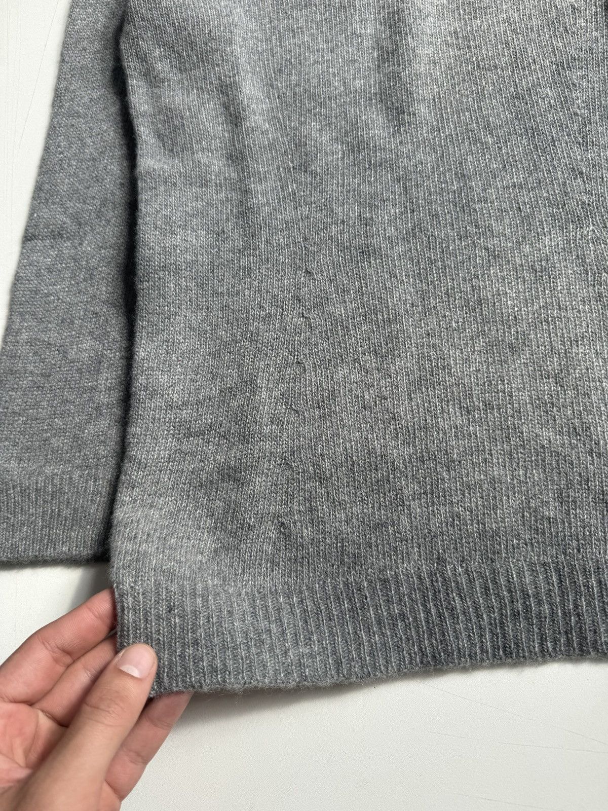 Prada Prada 100% cashmere minimalist sweater Size S / US 4 / IT 40 - 8 Thumbnail