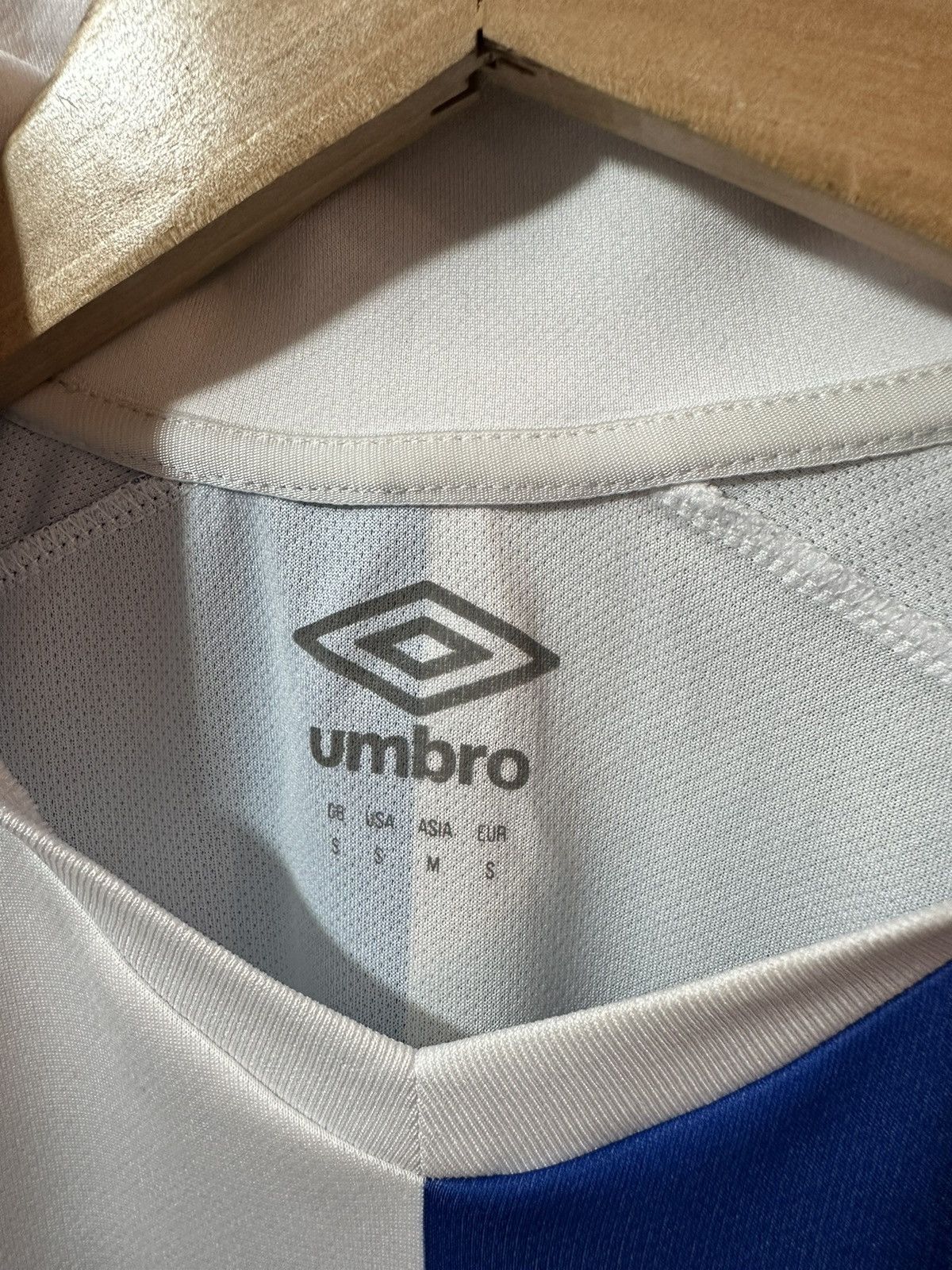 Umbro Blackburn Rovers 2020/2021 Jersey Umbro Size US S / EU 44-46 / 1 - 5 Thumbnail