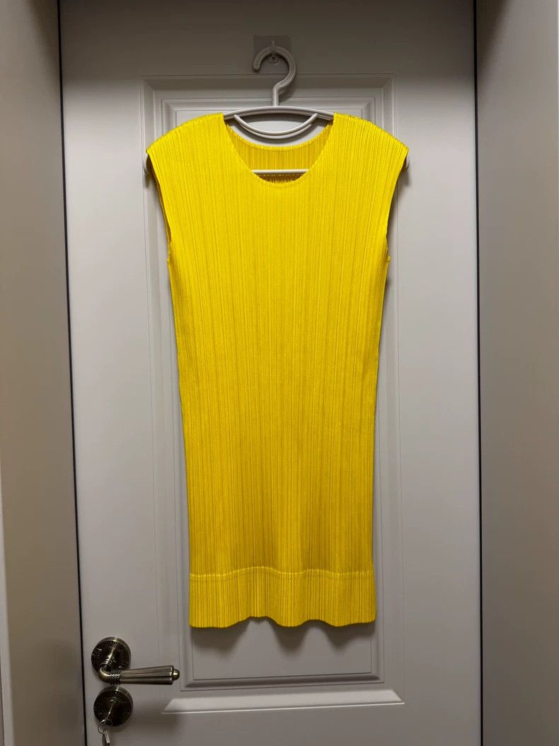 Issey Miyake Issey Miyake size:3 A bright yellow pleated vest Size M / US 6-8 / IT 42-44 - 1 Thumbnail