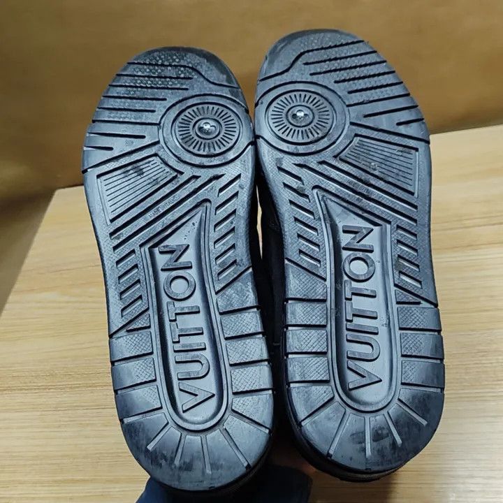 Louis Vuitton Louis Vuitton Trainer Sneakers in Black Suede -2508 Size US 9.5 / EU 42-43 - 1 Thumbnail
