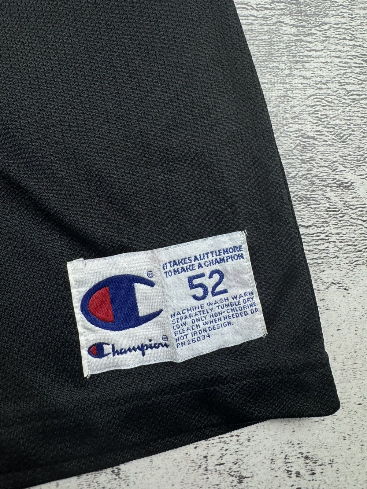Champion Michael Jordan #23 Chicago Bulls Vintage 90s Champion Black NBA Jersey Size 52 Size US L / EU 52-54 / 3 - 15 Thumbnail