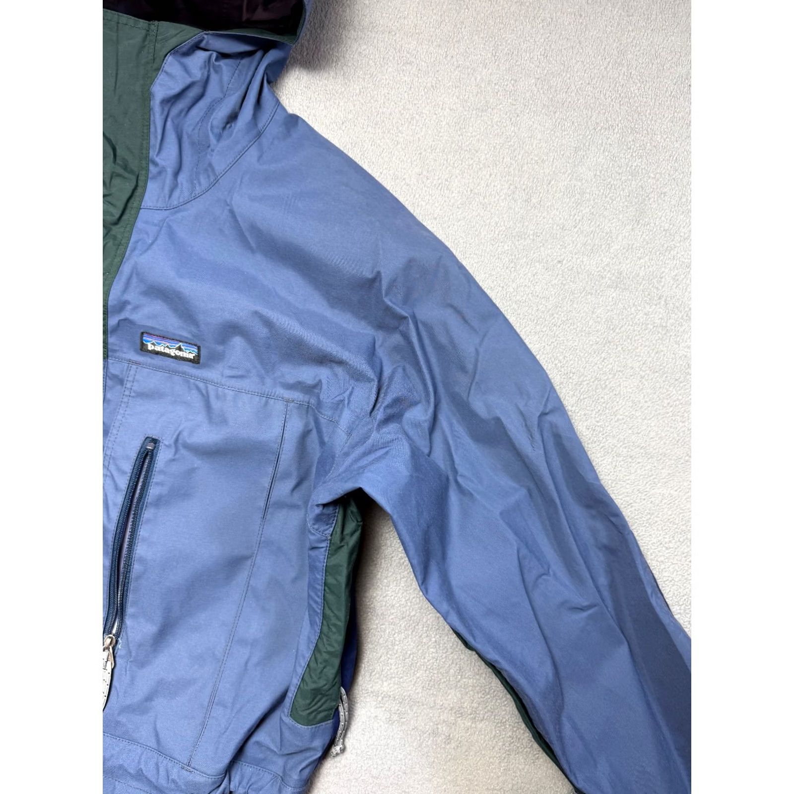 Patagonia VINTAGE Patagonia Jacket Mens size M Blue Nylon Outdoor Hiking Size US M / EU 48-50 / 2 - 5 Thumbnail