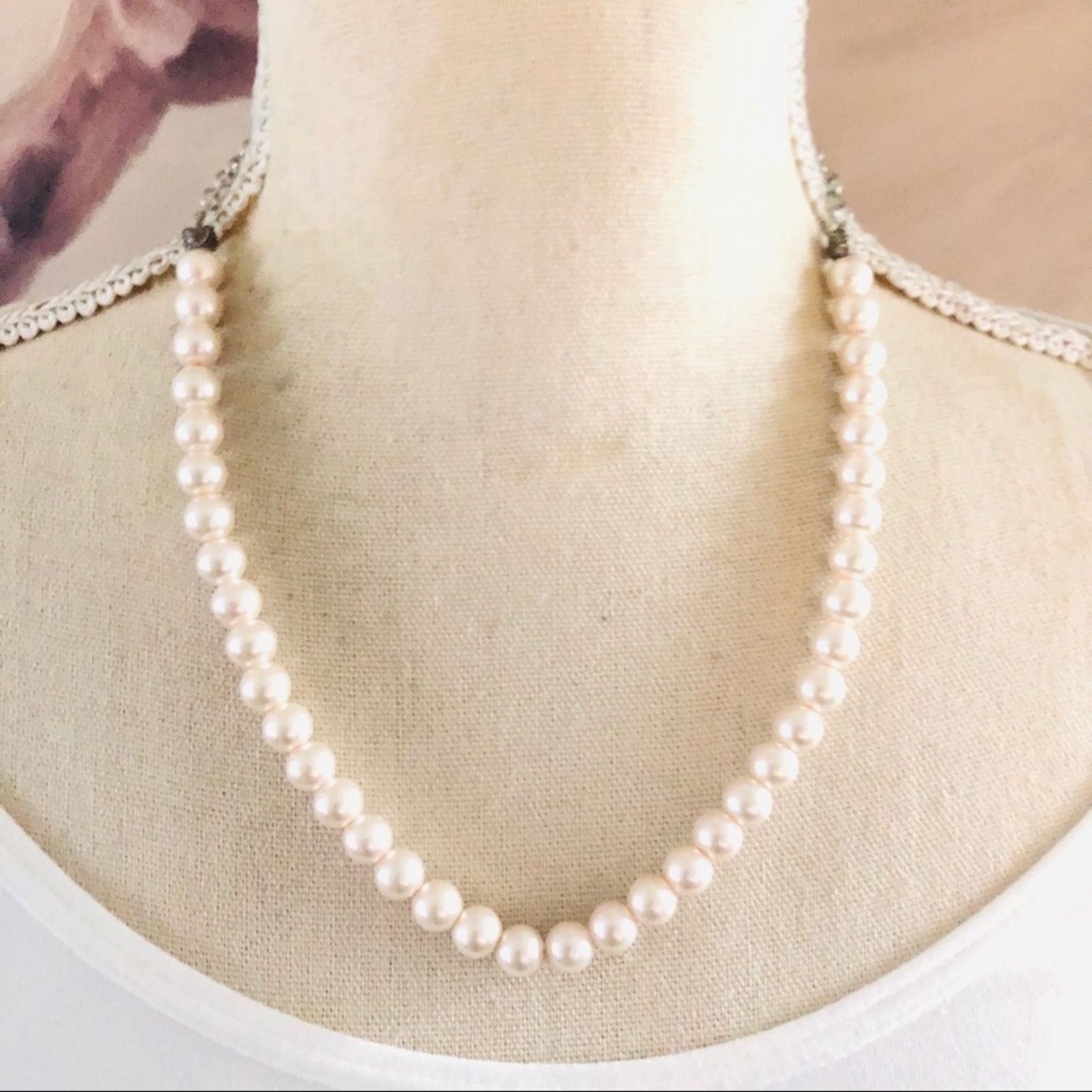 Vintage Vintage light peach glass pearl heart accent necklace Size ONE SIZE - 1 Thumbnail