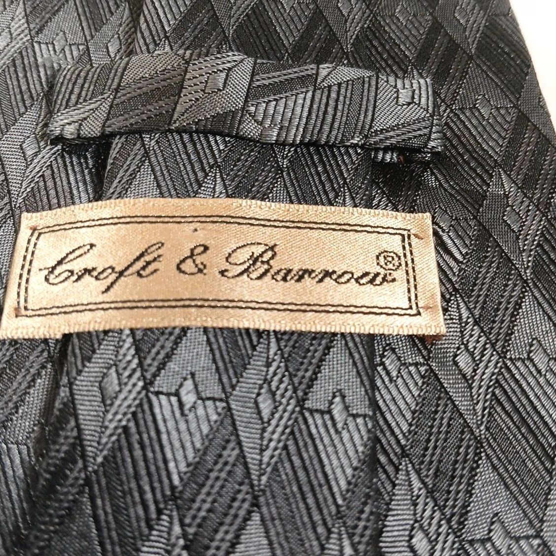 Croft & Barrow Croft & Barrow Men's Tie Neck 100% Silk Hand Crafted Gray Geometric Pattern Tie Size ONE SIZE - 4 Thumbnail