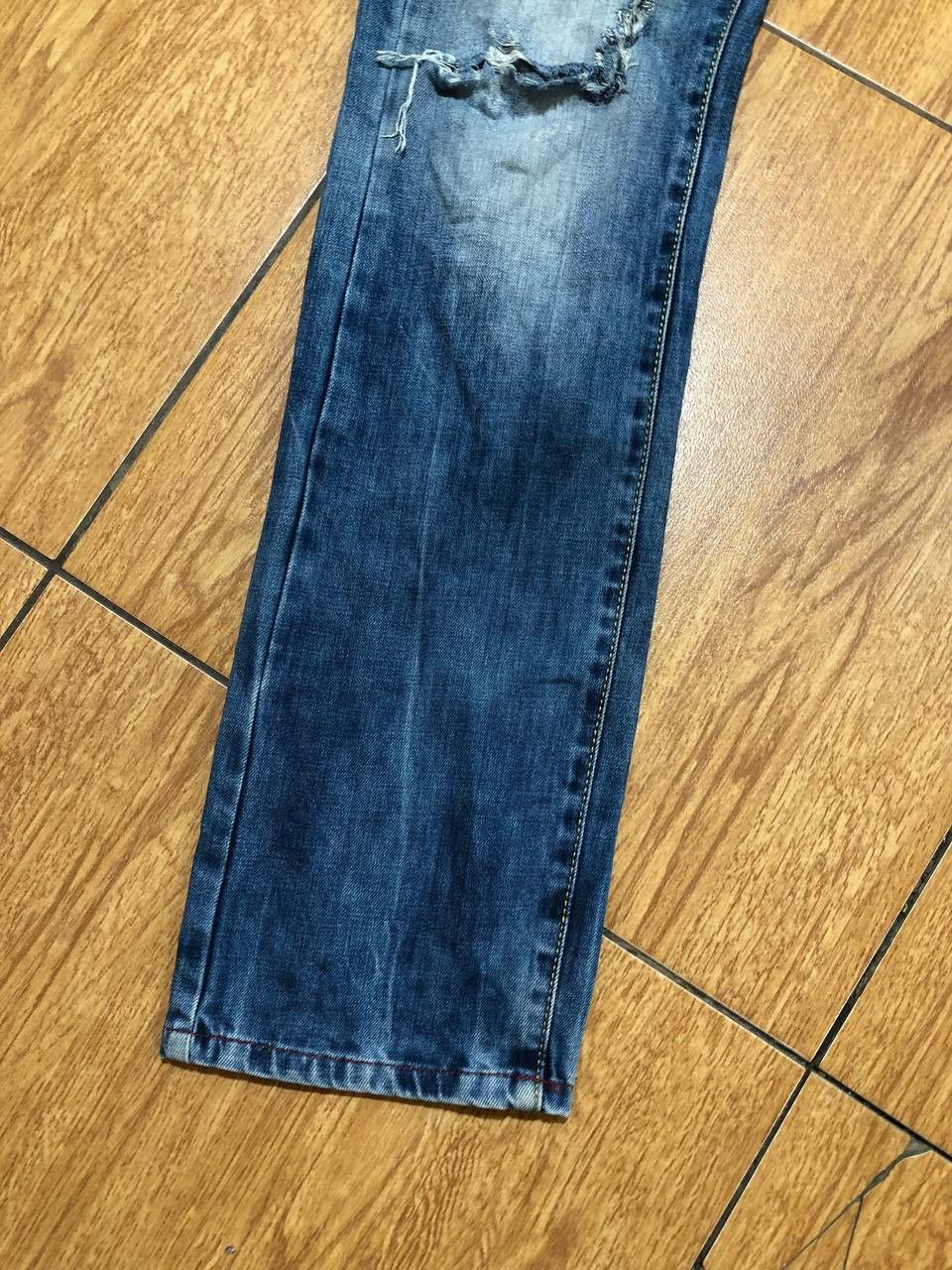 Dsquared2 Dsquared2 Blue Distressed Ripped vintage denim Jeans Size US 28 / EU 44 - 16 Thumbnail